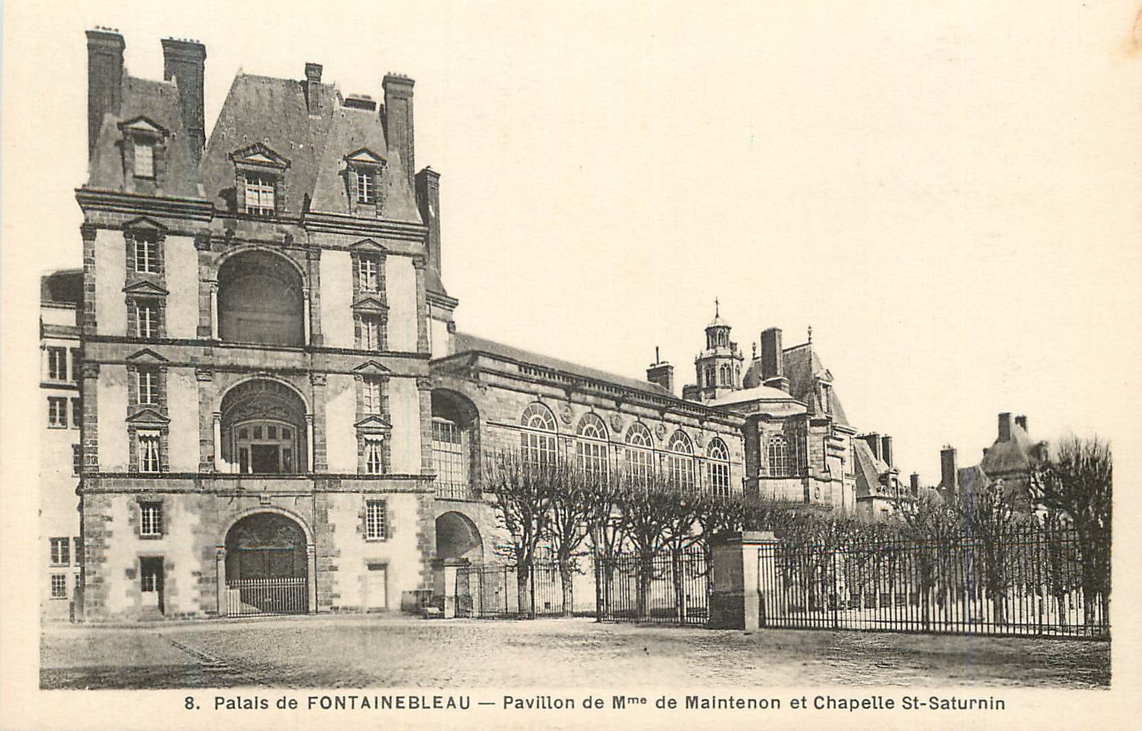 Palazzo di FONTAINEBLEAU — Pavillon della Signora de Maintenon e Cappella di San Saturnino