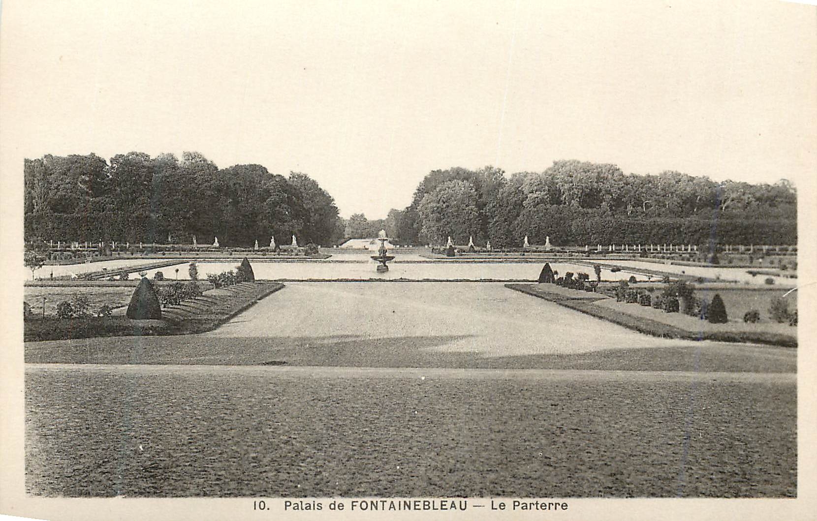 Palacio de FONTAINEBLEAU — El Parterre