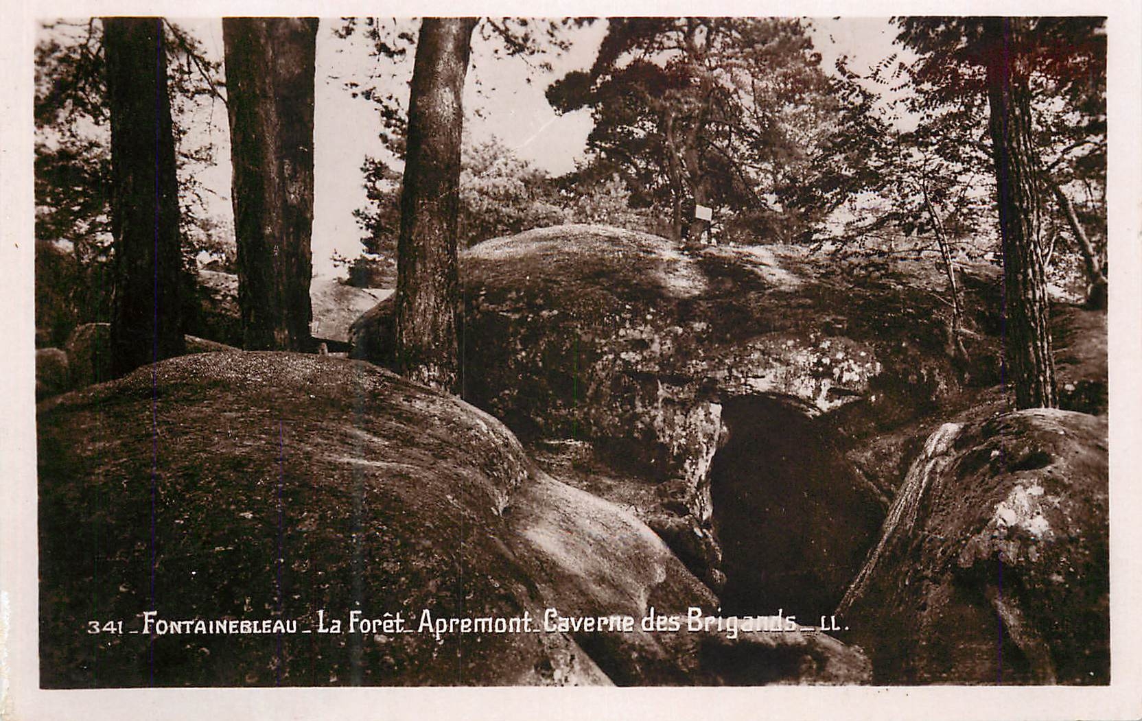 Fontainebleau — El Bosque de Apremont, Cueva de los Bandidos — Levy y Neudem Reunis, Imprenta París
