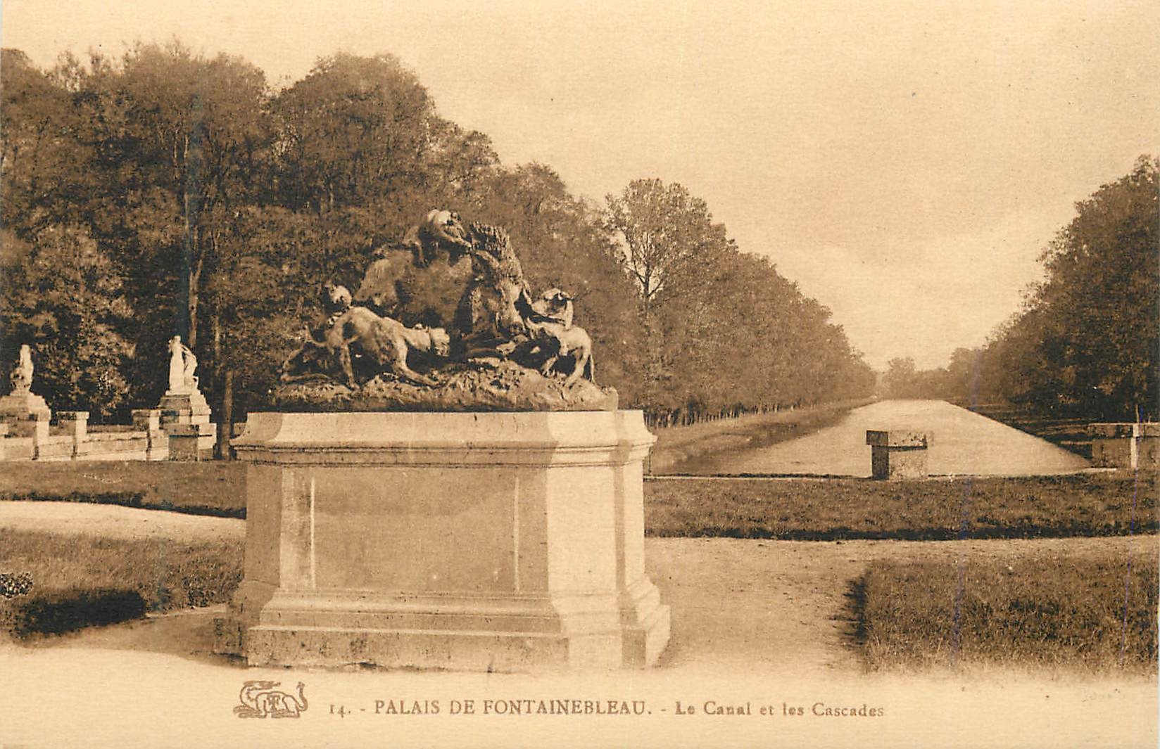 Palazzo di Fontainebleau — Il Canale e le Cascate — Editore: 14. - PALAIS DE FONTAINEBLEAU