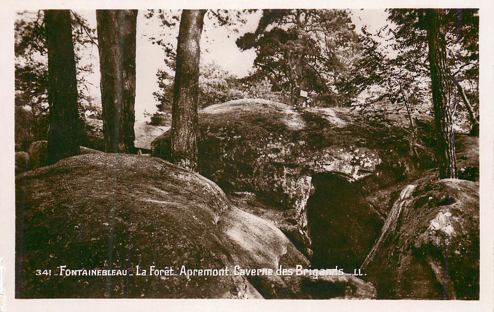 Fontainebleau - La Forêt d'Aprémont - Grotte des Brigands — LL. n°341