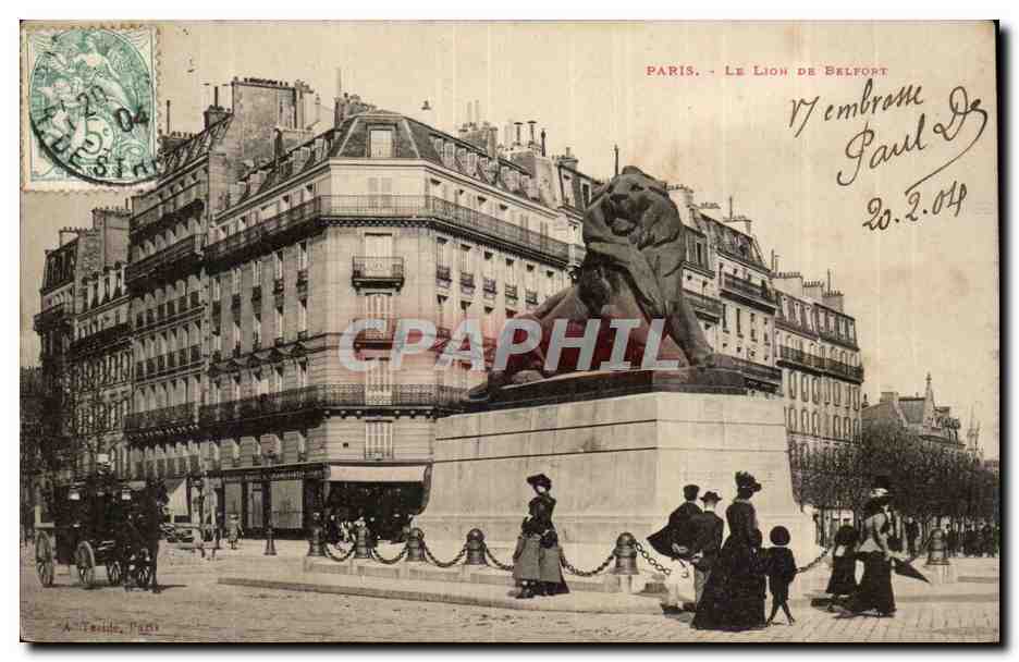 Paris - Le Lion de Belfort — statue monumentale devant immeuble haussmannien
