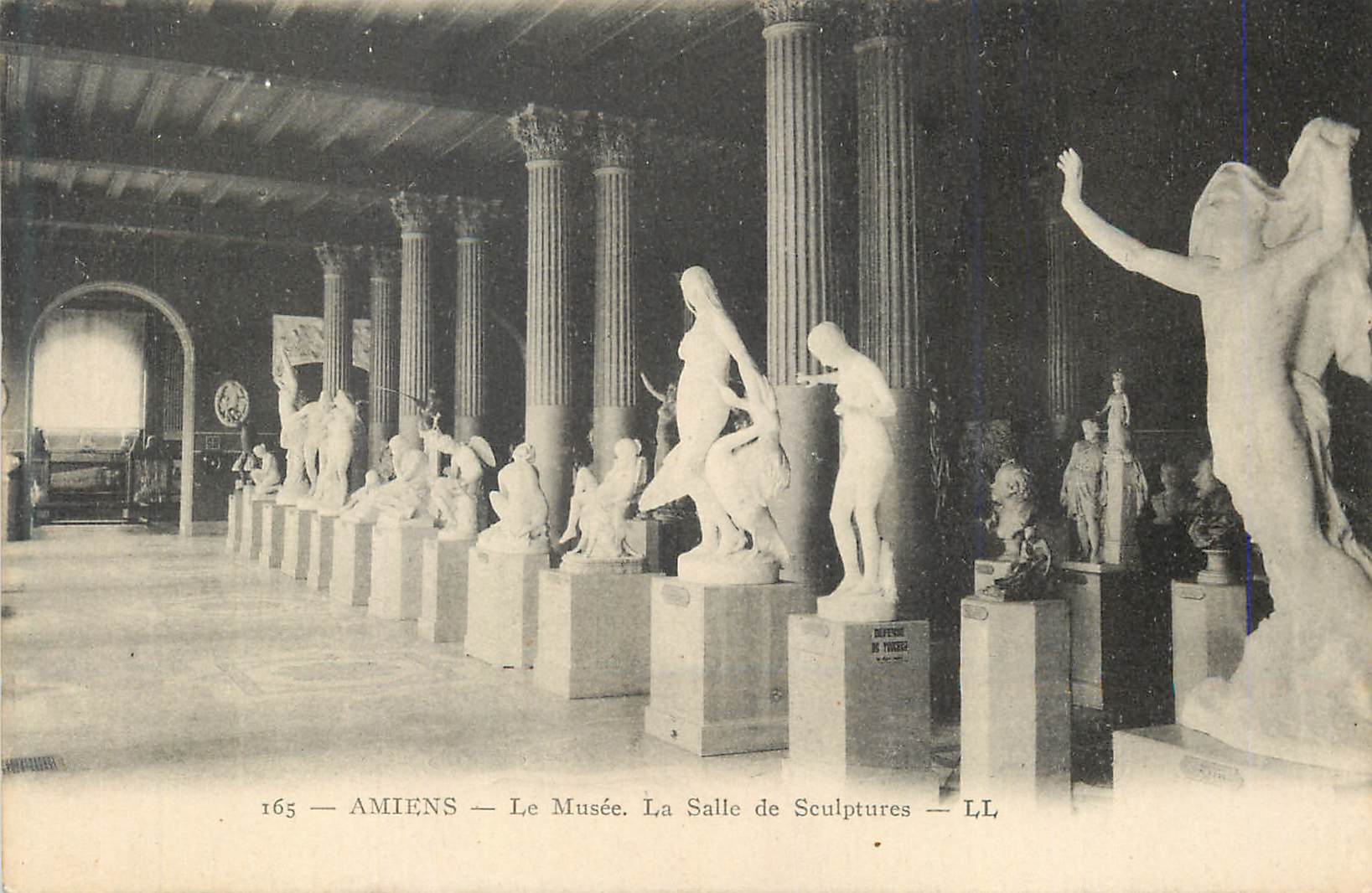 Amiens — Le Musée. La Salle de Sculptures — Différents de Turel — LL