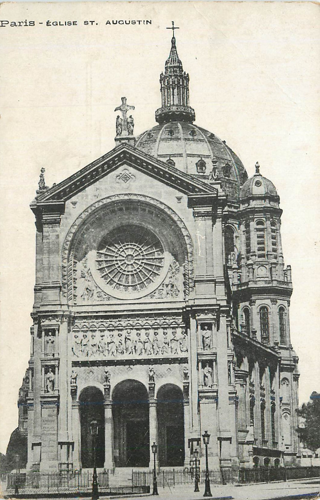 Paris - Église St. Augustin — vue de la façade avec rosace et dôme