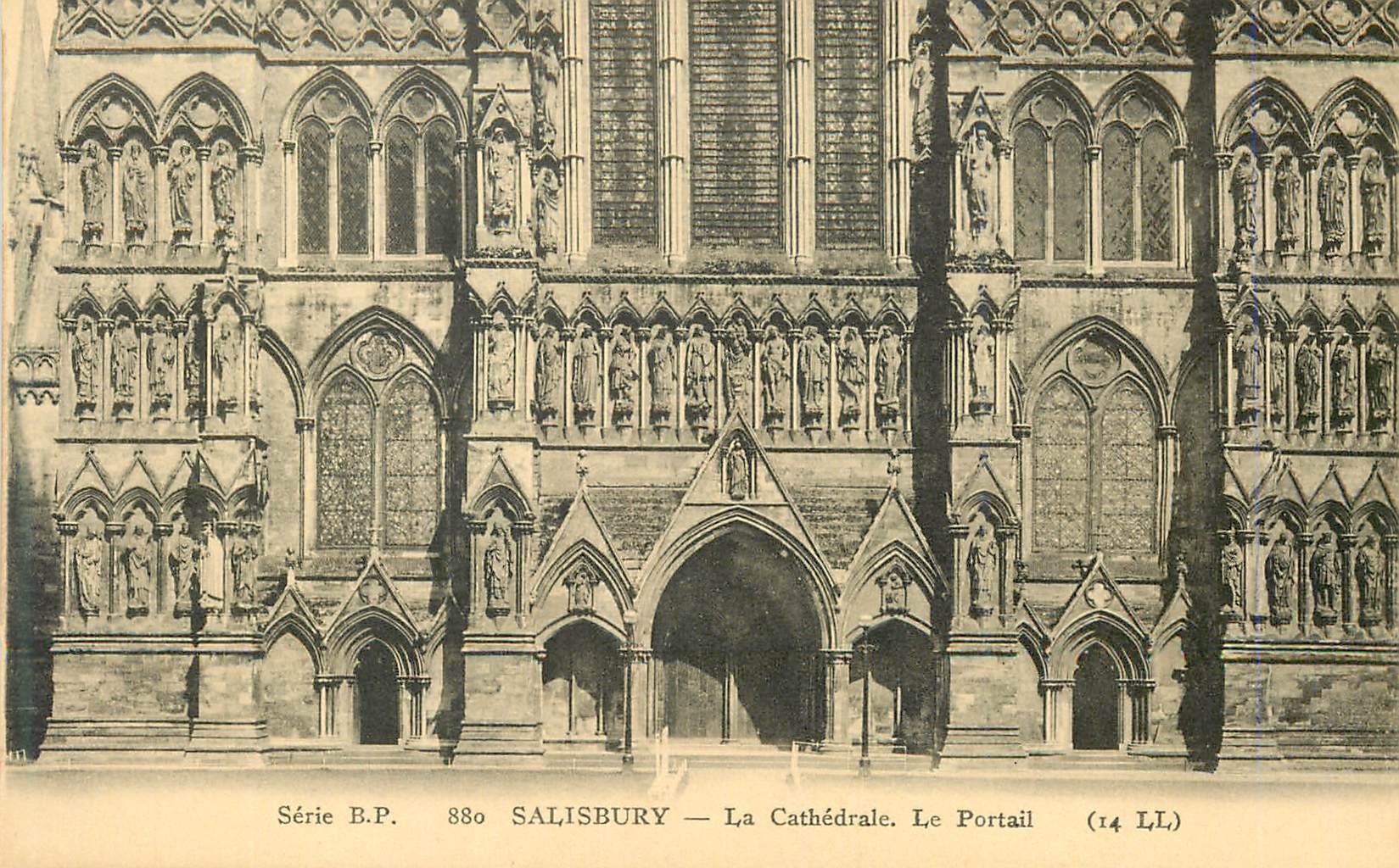 CPA Salisbury la cathedrale le portail