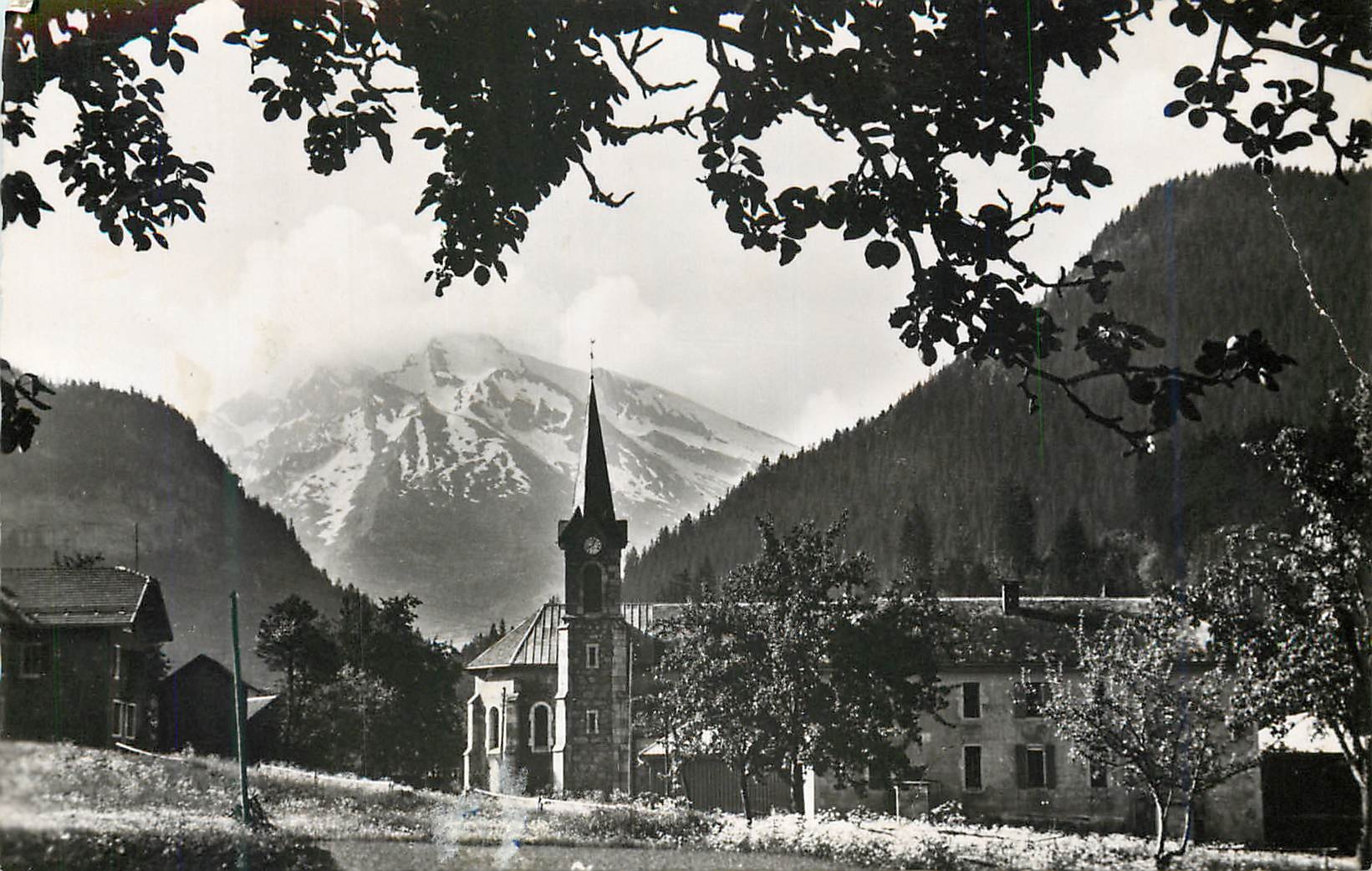 Église de Saint-Jean-de-Sixt — vue panoramique — Édition C.P. - Annecy, n° 7123