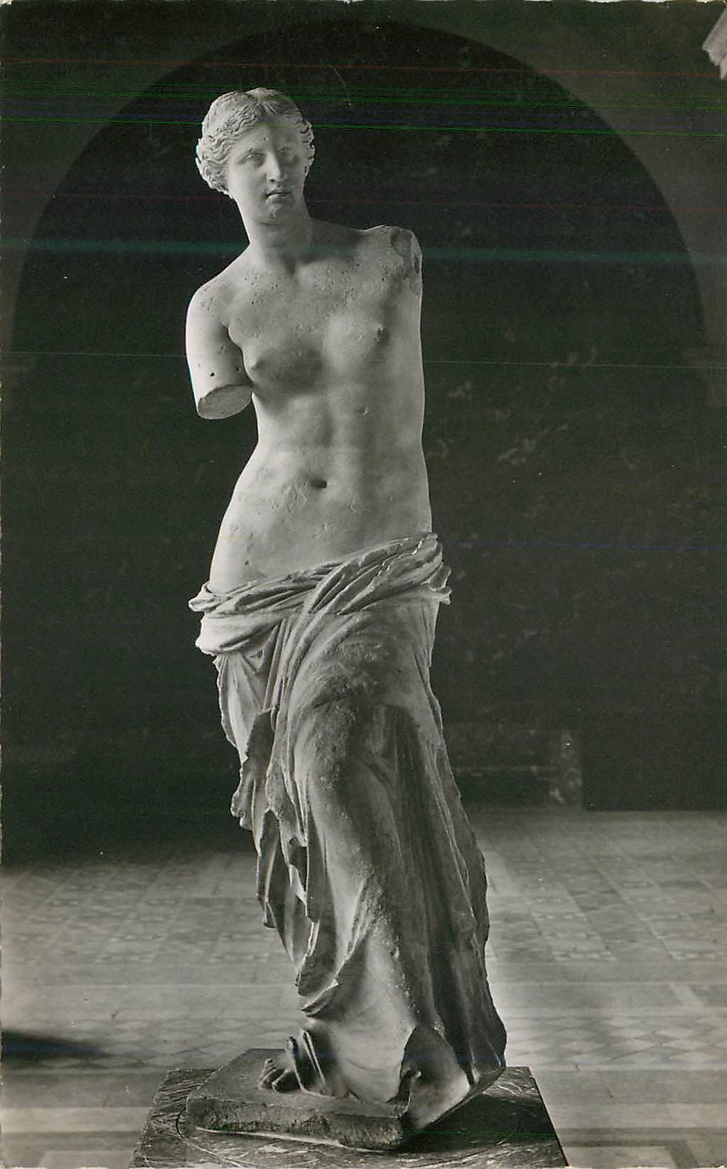 CPM Musee du Louvre venus de milo