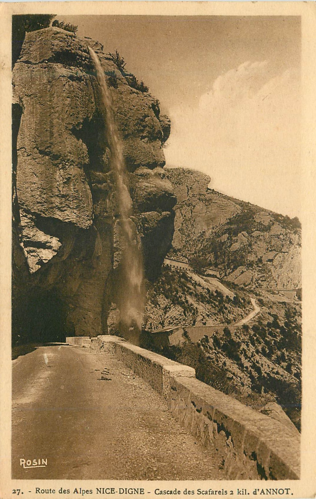 Cascade des Scafarel - Route des Alpes Nice-Digne - 2 kilomètres d'Annot