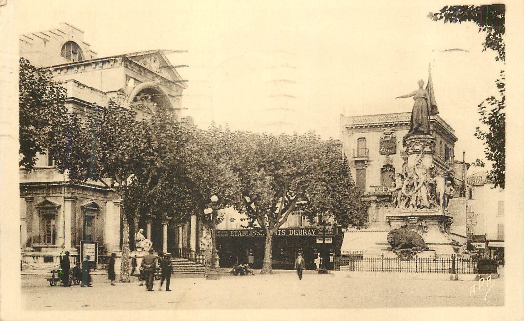 CPA Avignon le theatre et le monument commemoratif