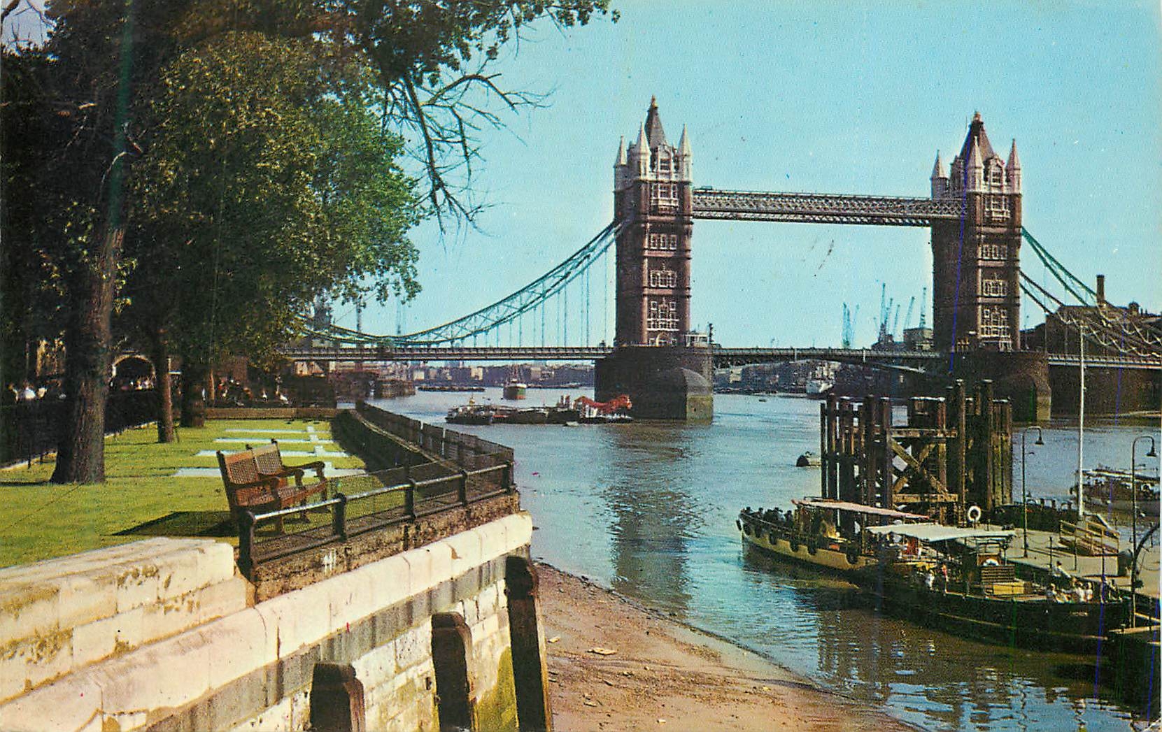 CPM Tower bridge tower pier and tower bridge the most easterly crassing of the river thames Bateau