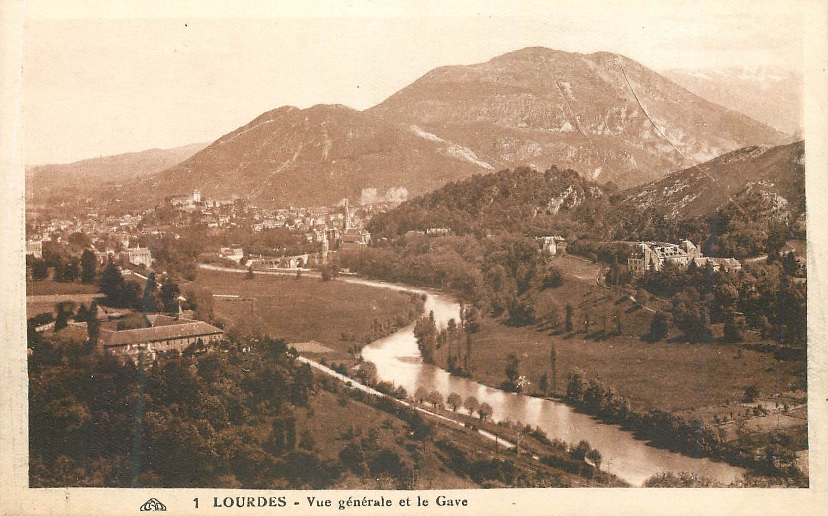 CPA Lourdes vue generale et la gave