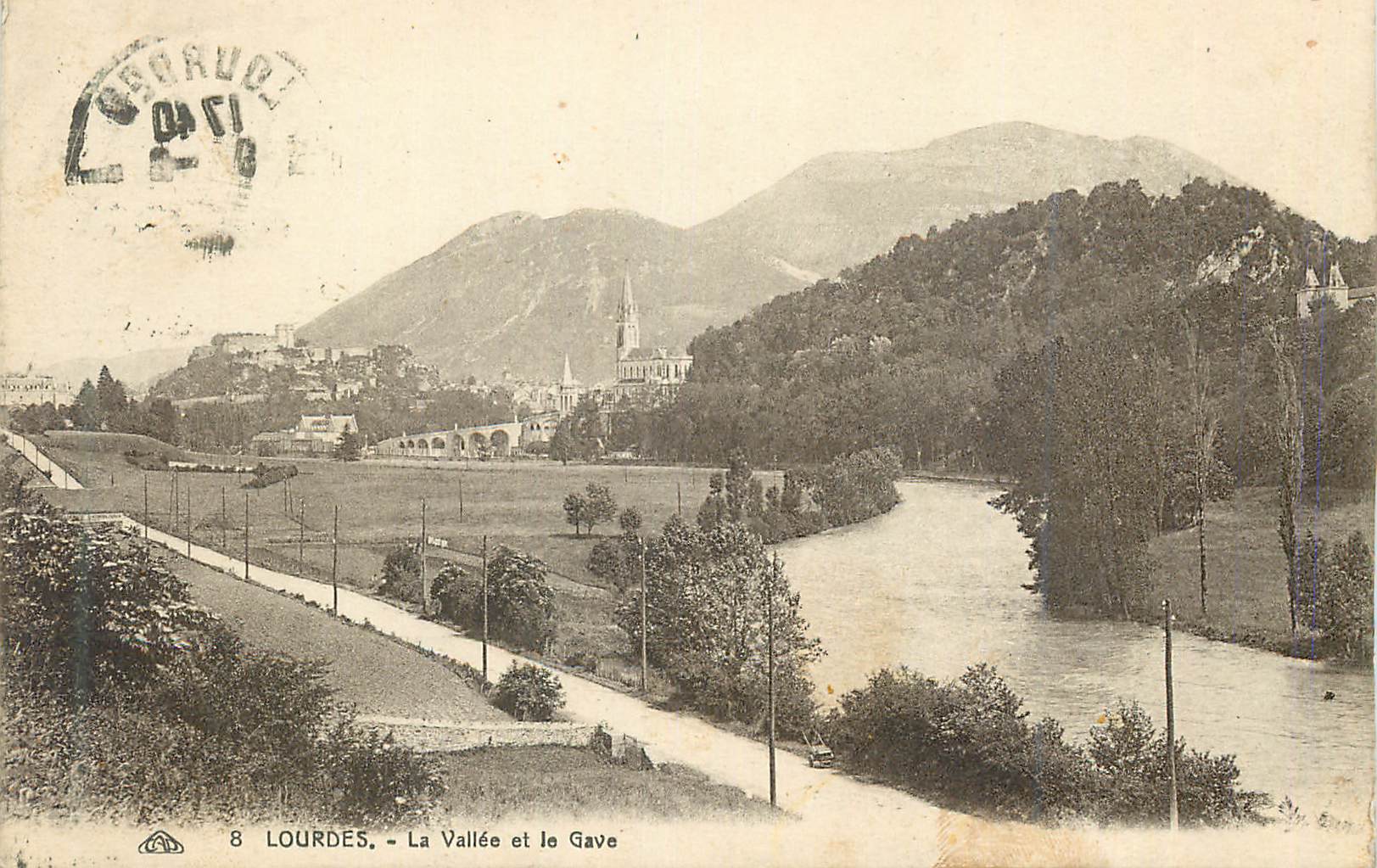 CPA Lourdes la vallee et la gave