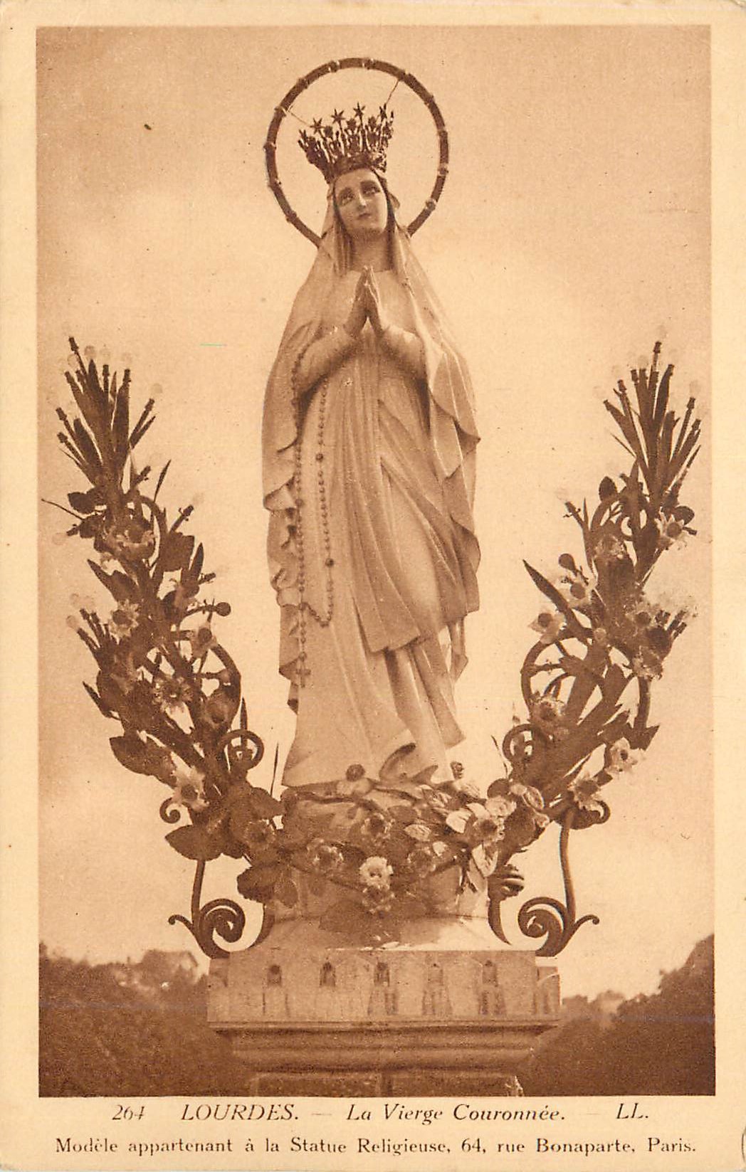 CPA Lourdes la vierge couronnee