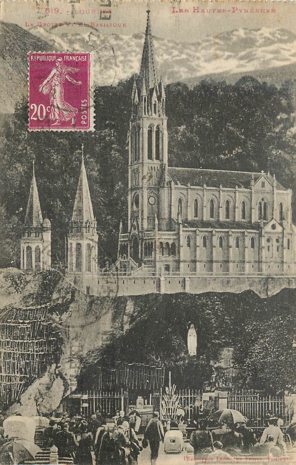 CPA Lourdes la grotte et la basilique