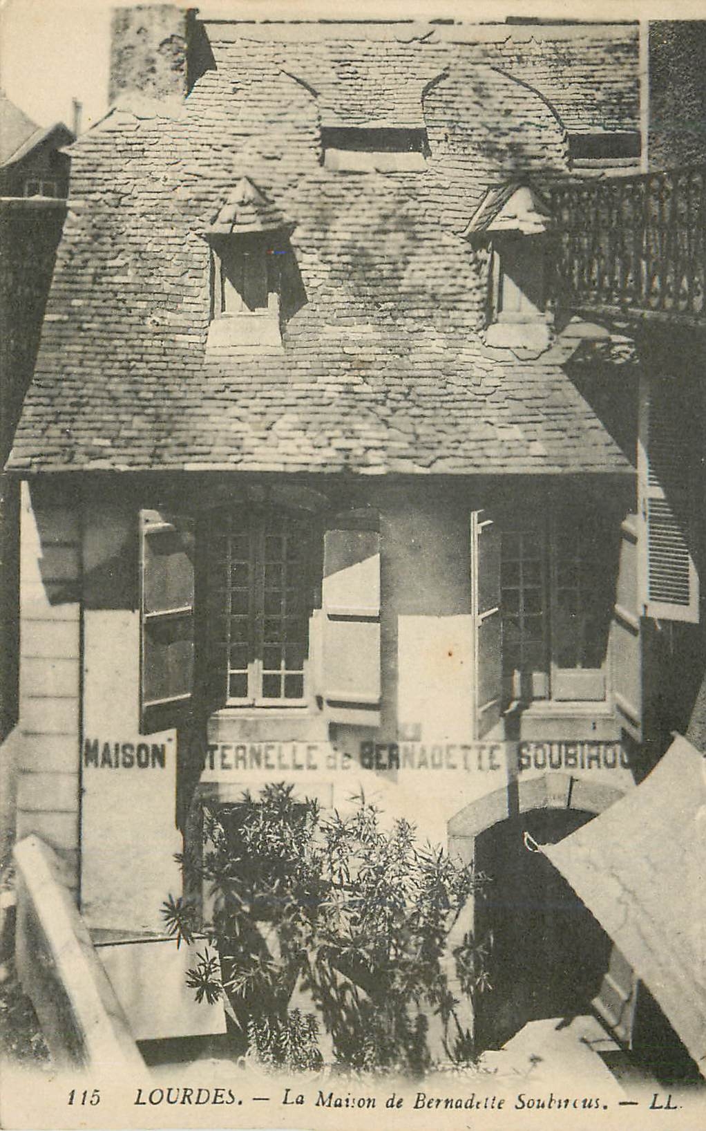 CPA Lourdes la maison de bernadette Soubirous