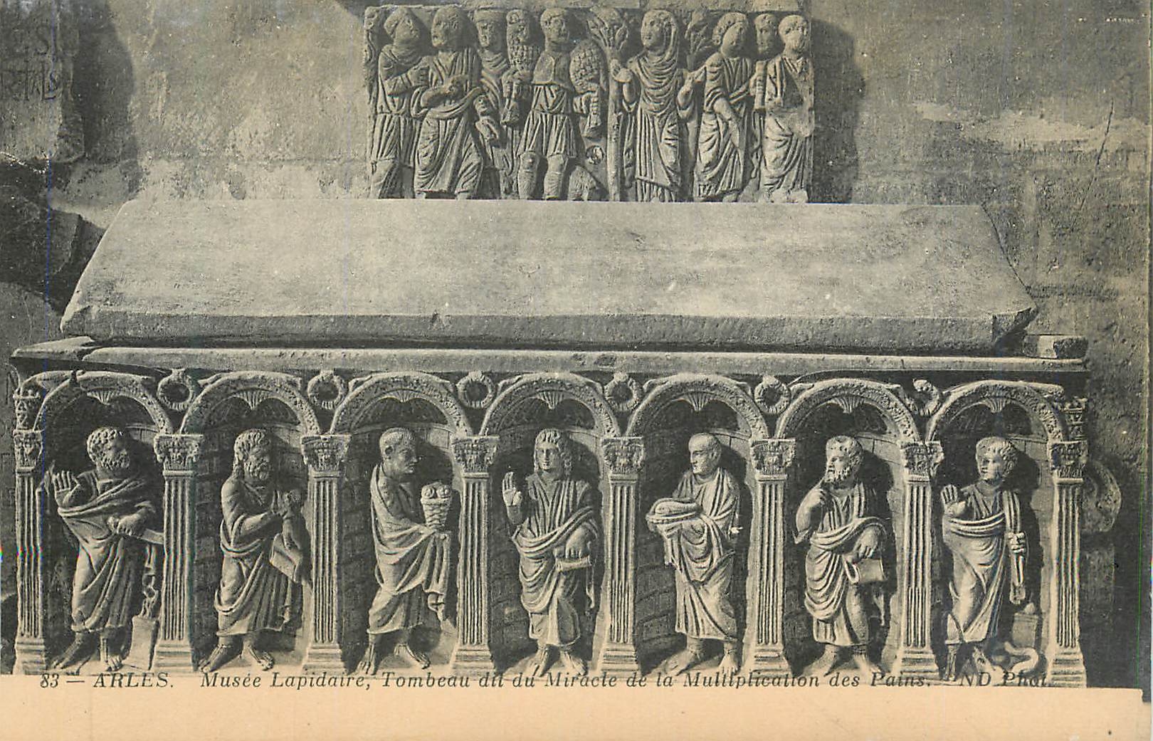 CPA Arles muse lapidaire tombeau du miracle de la multiplication des pains