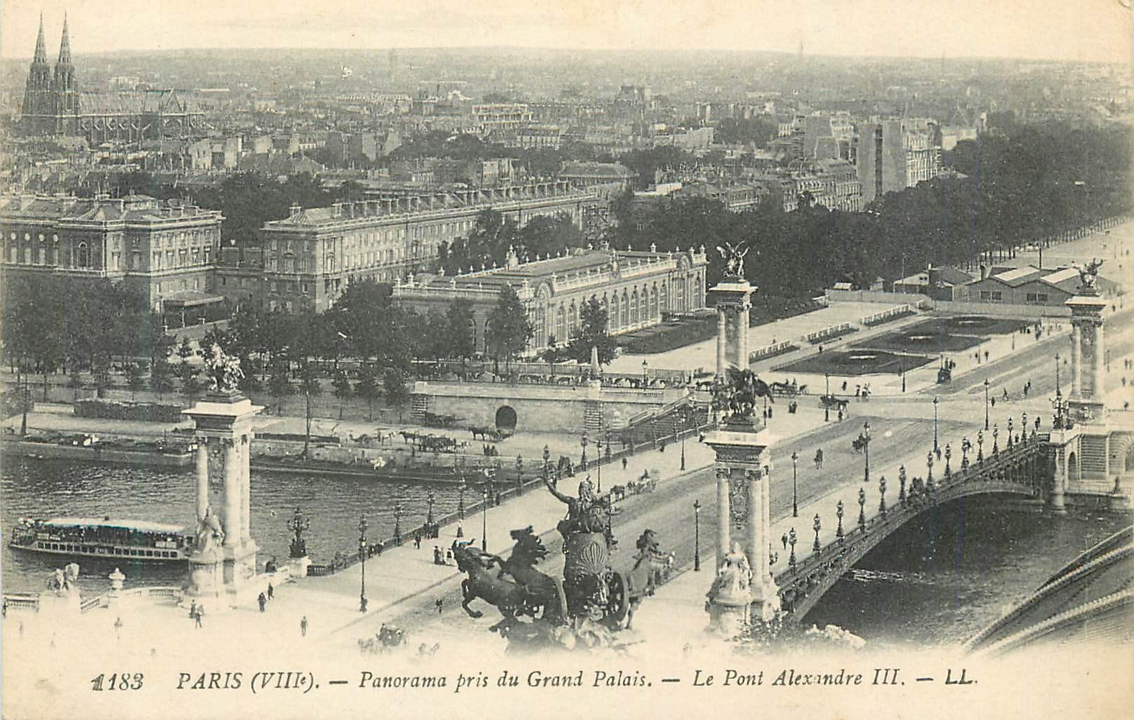 CPA Paris (VIIIe) Panorama pris du Grand Palais Le Pont Alexandre III