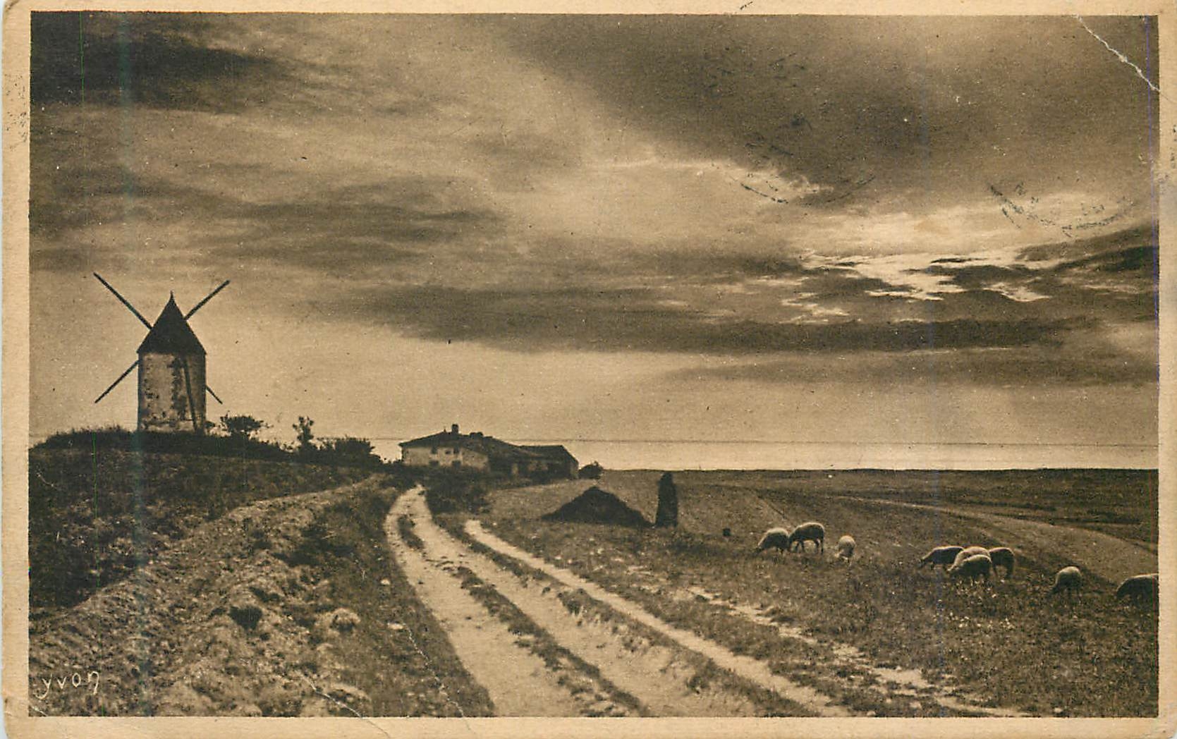 CPA En Saintonge Coucher de soleil sur la Gironde vu des hauteurs de Madgeloup pres de St Fort