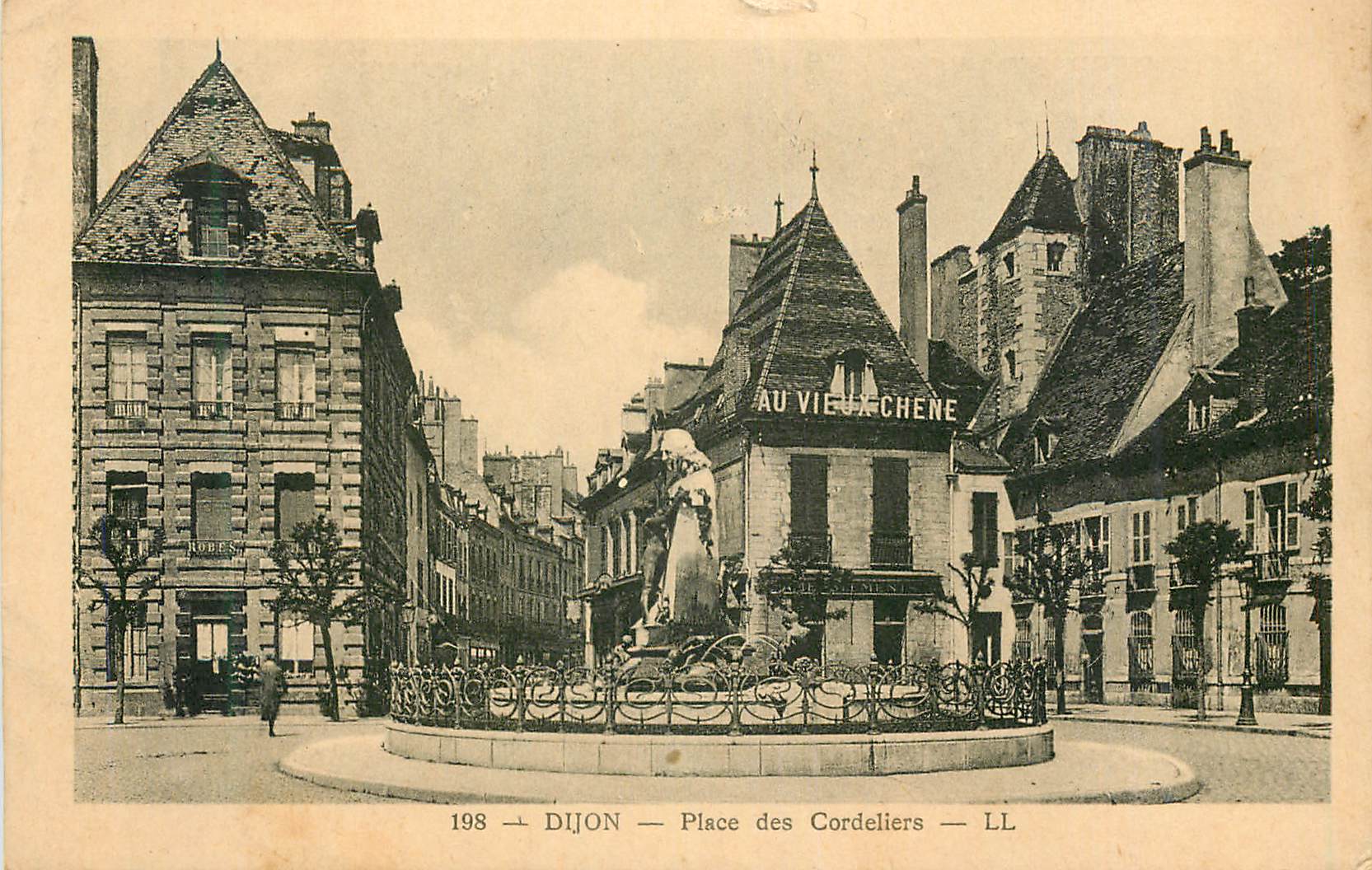 CPA Dijon Place des Cordeliers Au Vieux Chene
