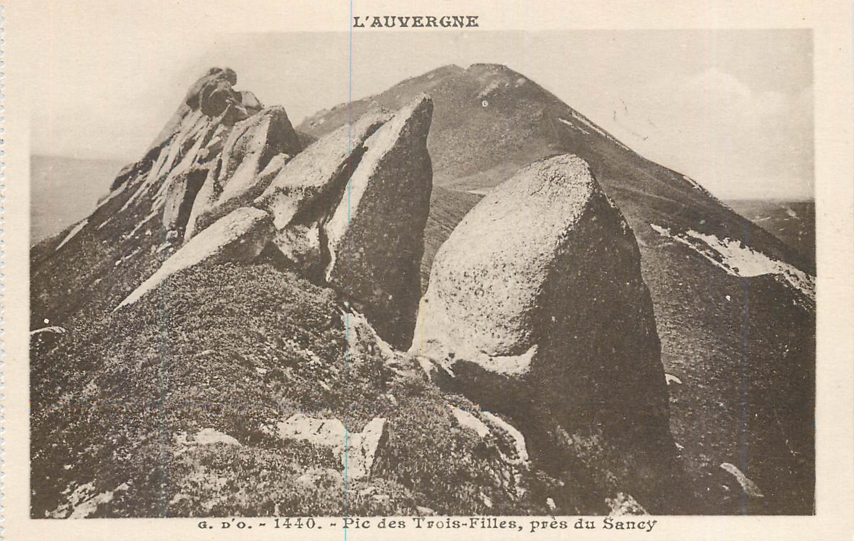 CPA L'Auvergne Pic des Trois-Filles pres du Sancy