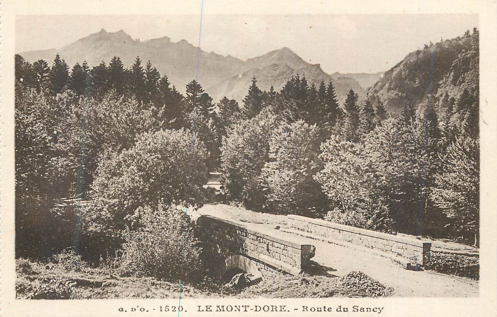 LE MONT-DORÉ - Route du Sancy — J. Gouttefangeas, Olliergues (P.-de-D.)