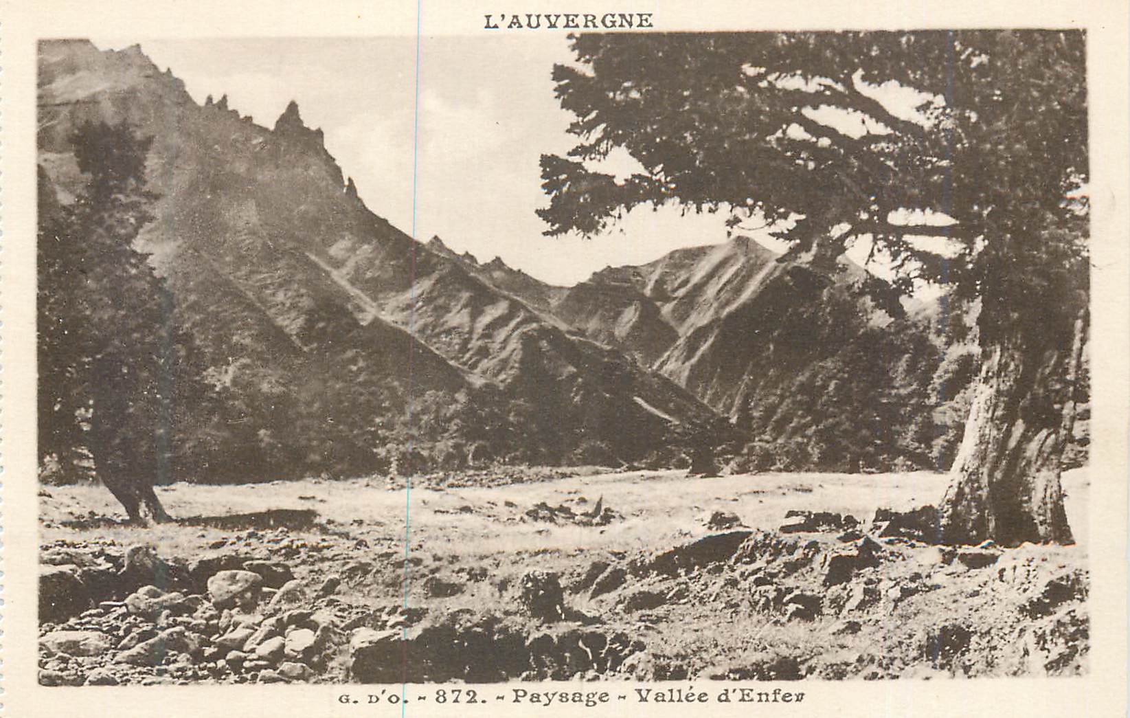 CPA L'Auvergne Paysage Vallee d'Enfer