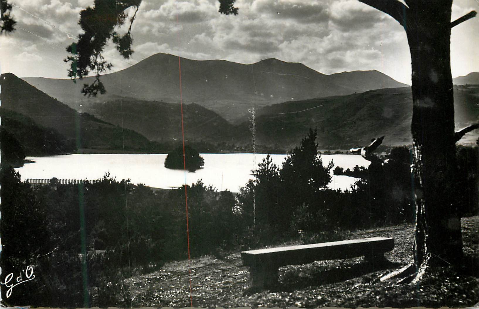 CPM L'Auvergne Le Lac Chambon et la Chaine des Monts-Dore Sancy