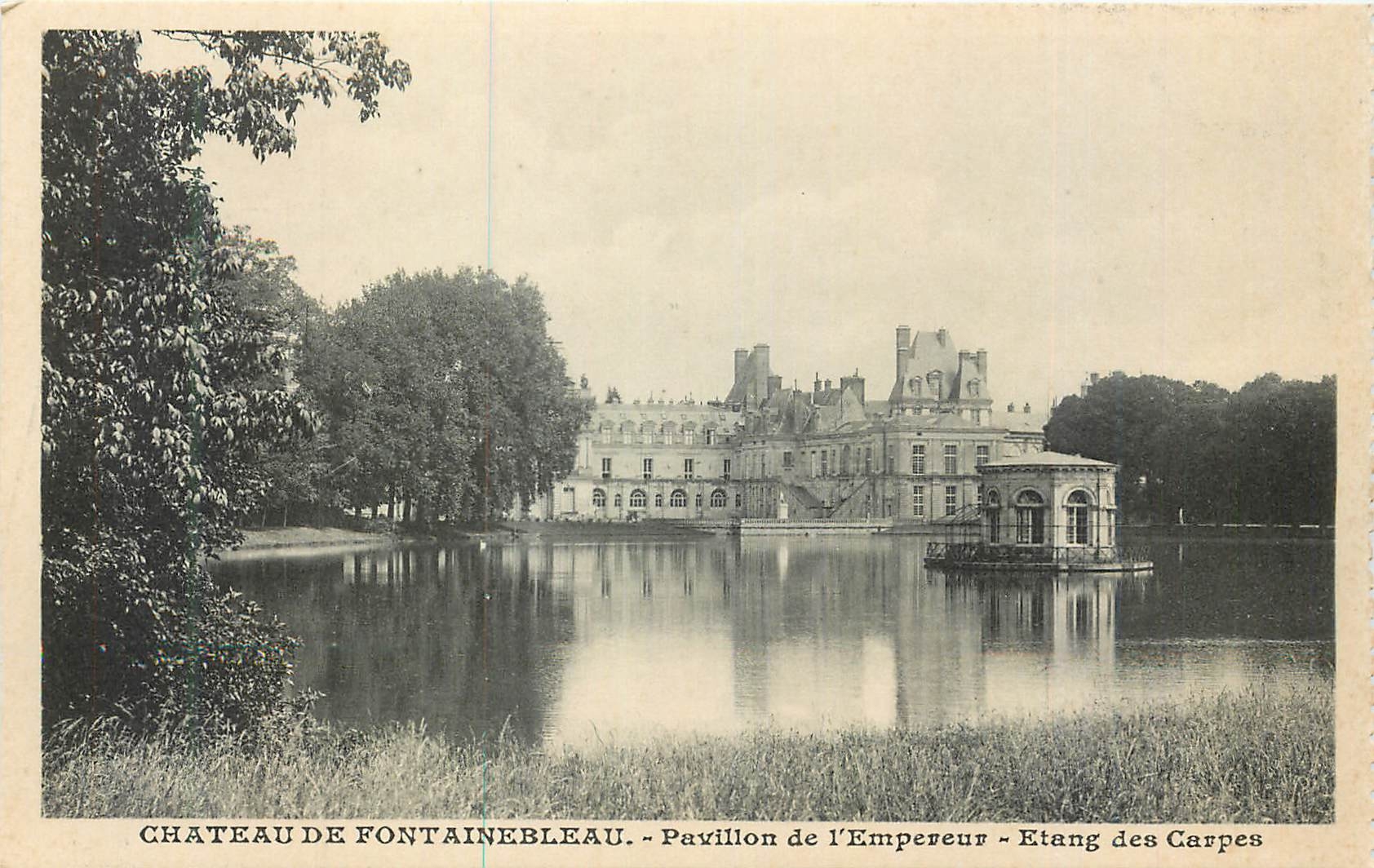 Schloss Fontainebleau — Pavillon des Kaisers — Karpfenteich