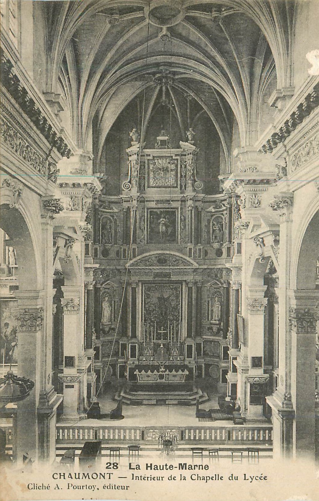 CPA La Haute Marne Chaumont Interieur de la Chapelle du Lycee