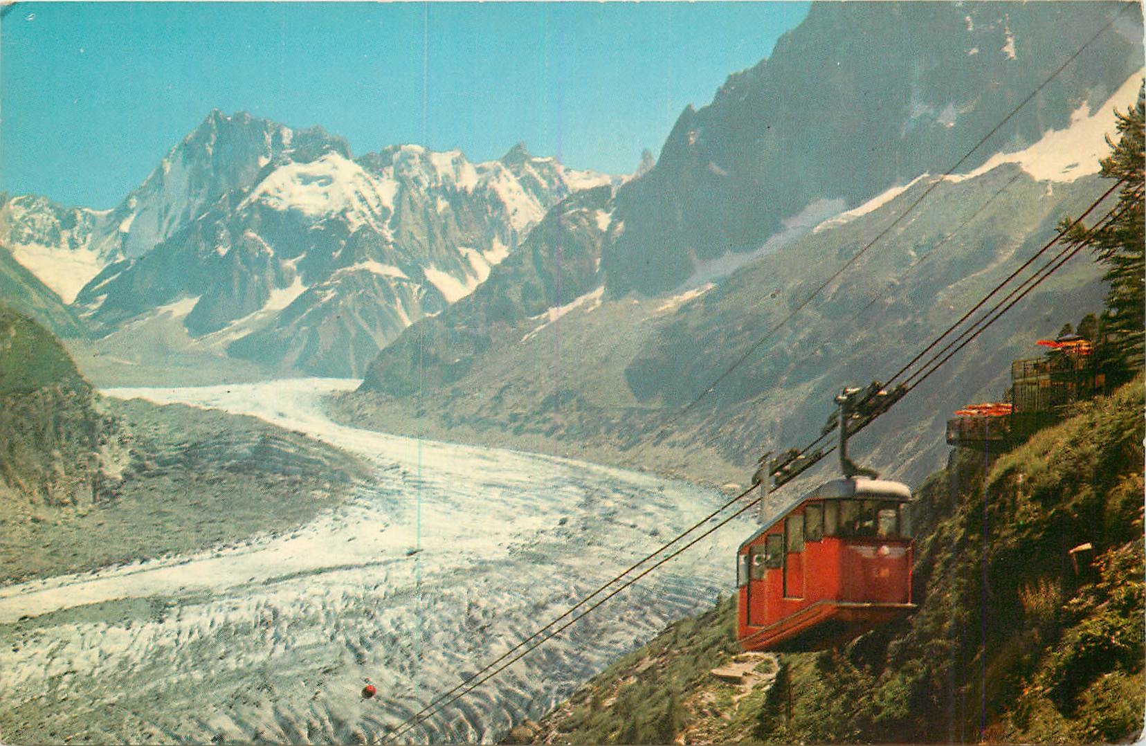 CPM Chamonix-Mt-Blanc (Hte-Sav) Le nouveau teleferique de la Mer de Glace et les Grandes Jorasses