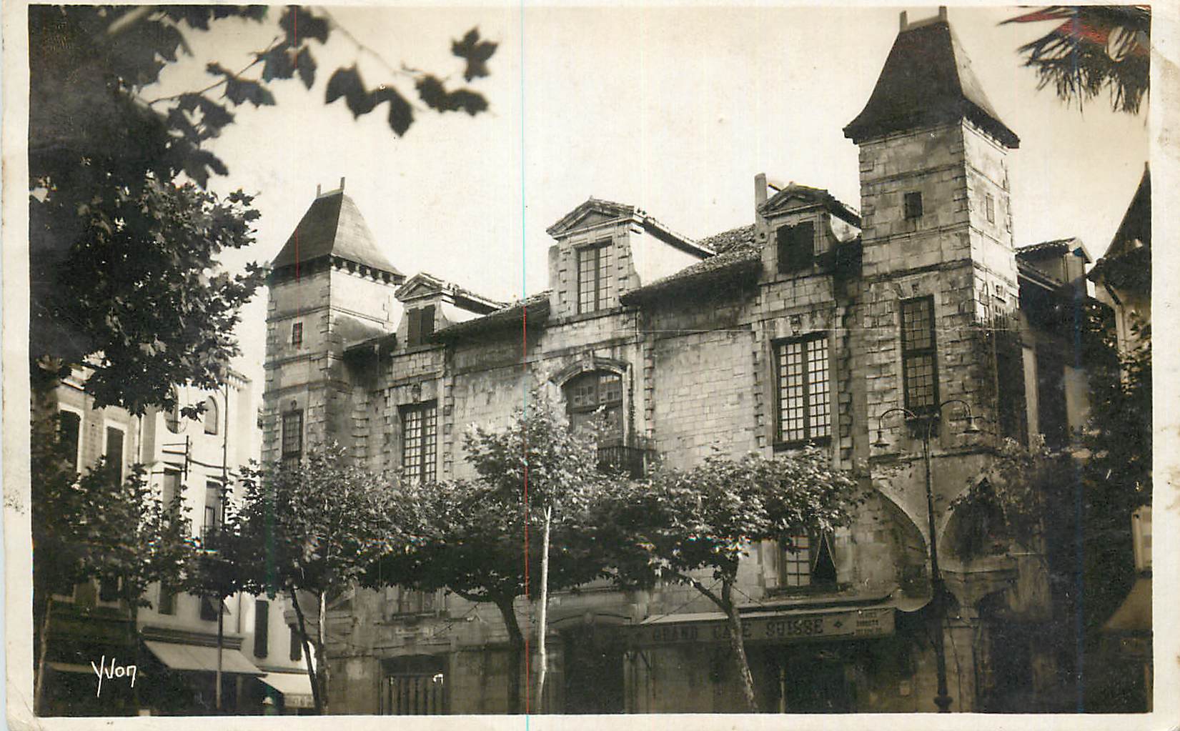 CPA Cote Basque St-Jean-de-Luz Le chateau Louis XIV