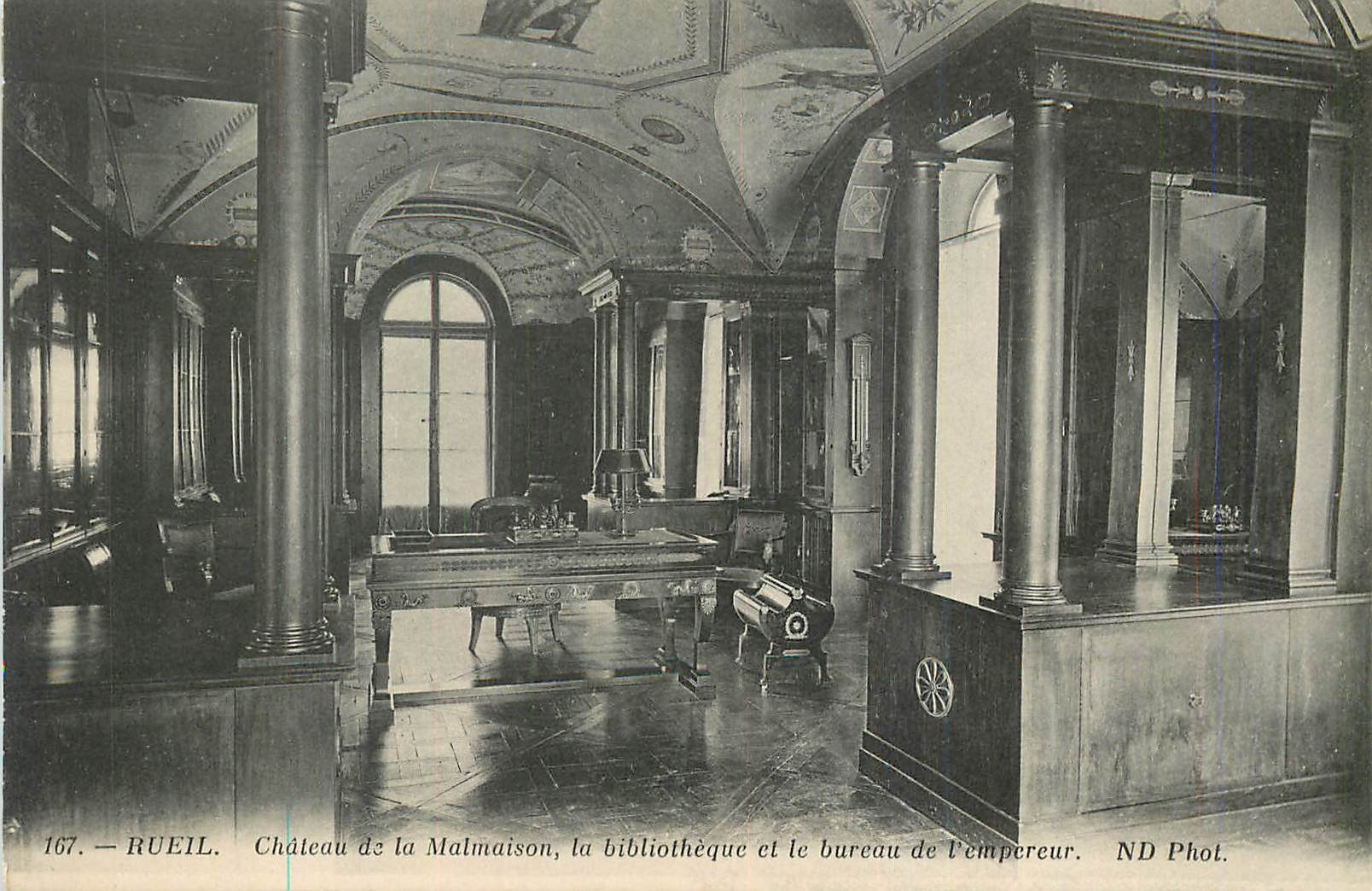 CPA Rueil Chateau de la Malmaison la bibliotheque et le bureau de l'empereur Napoleon 1er