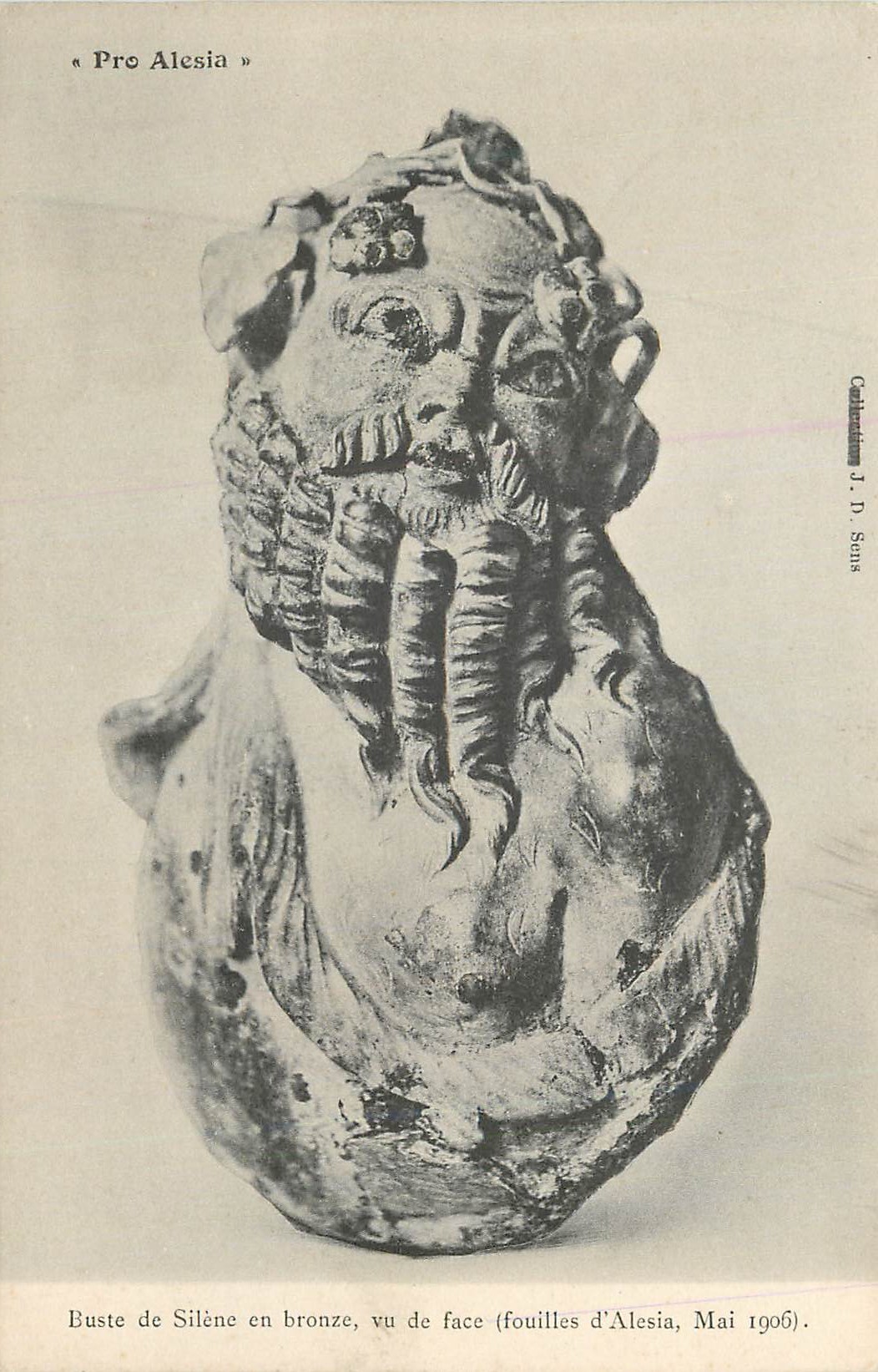CPA Pro Alesia Buste de Silene en bronze vu de face (fouilles d'Alesia Mai 1906)