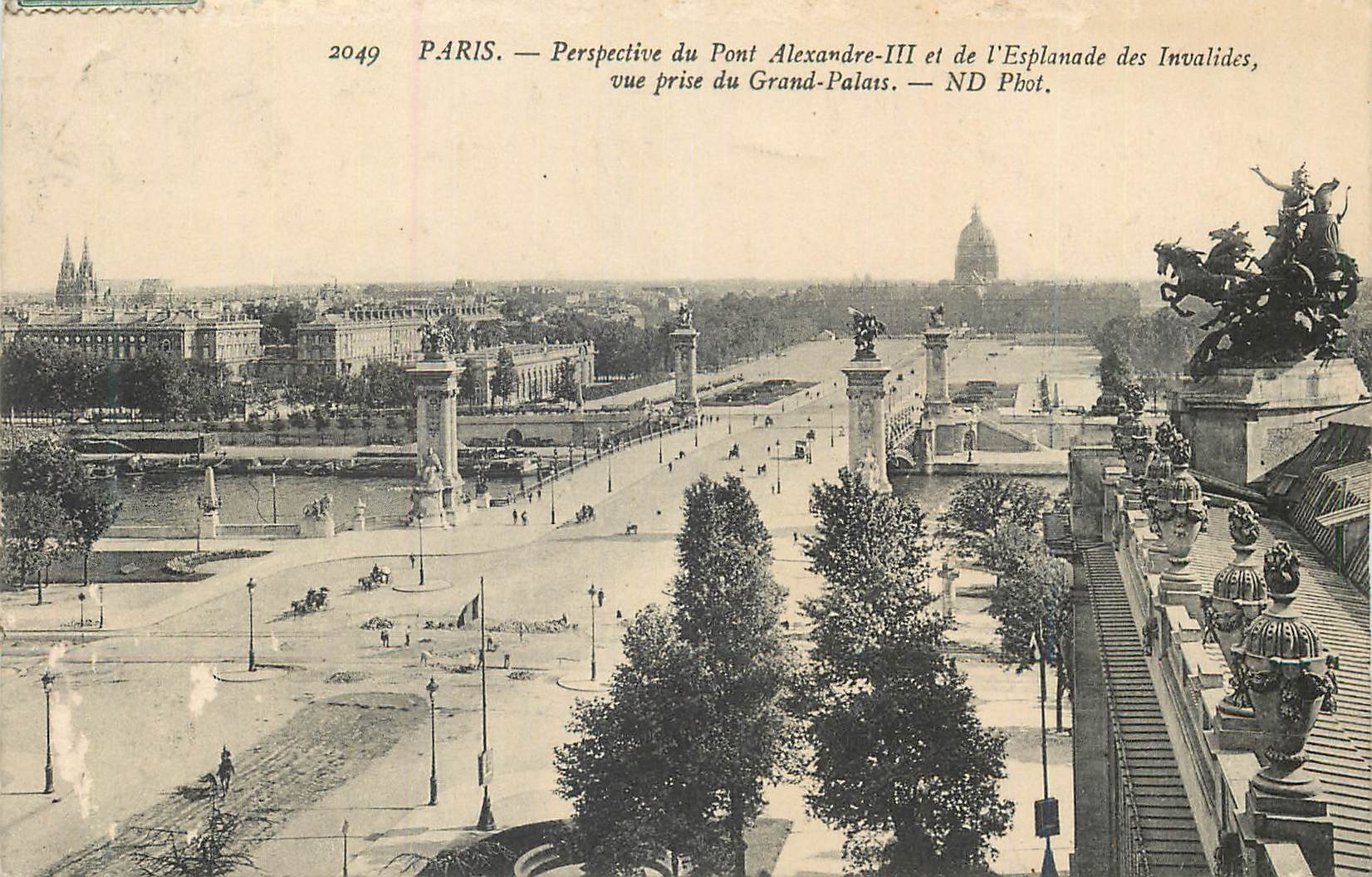 CPA Paris Perspective du Pont Alexandre III et de l'Esplanade des Invalides vue prise du Grand Palais