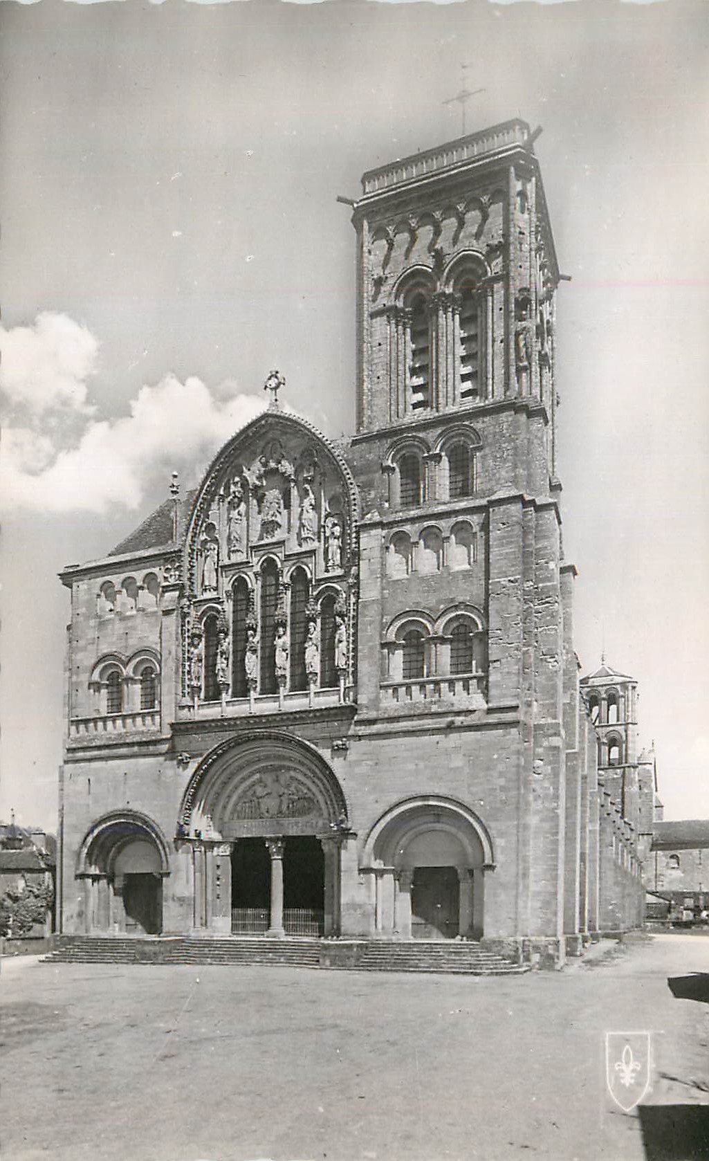 CPM Vezelay (Yonne) Eglise Abbatlale Sainte-Madeleine