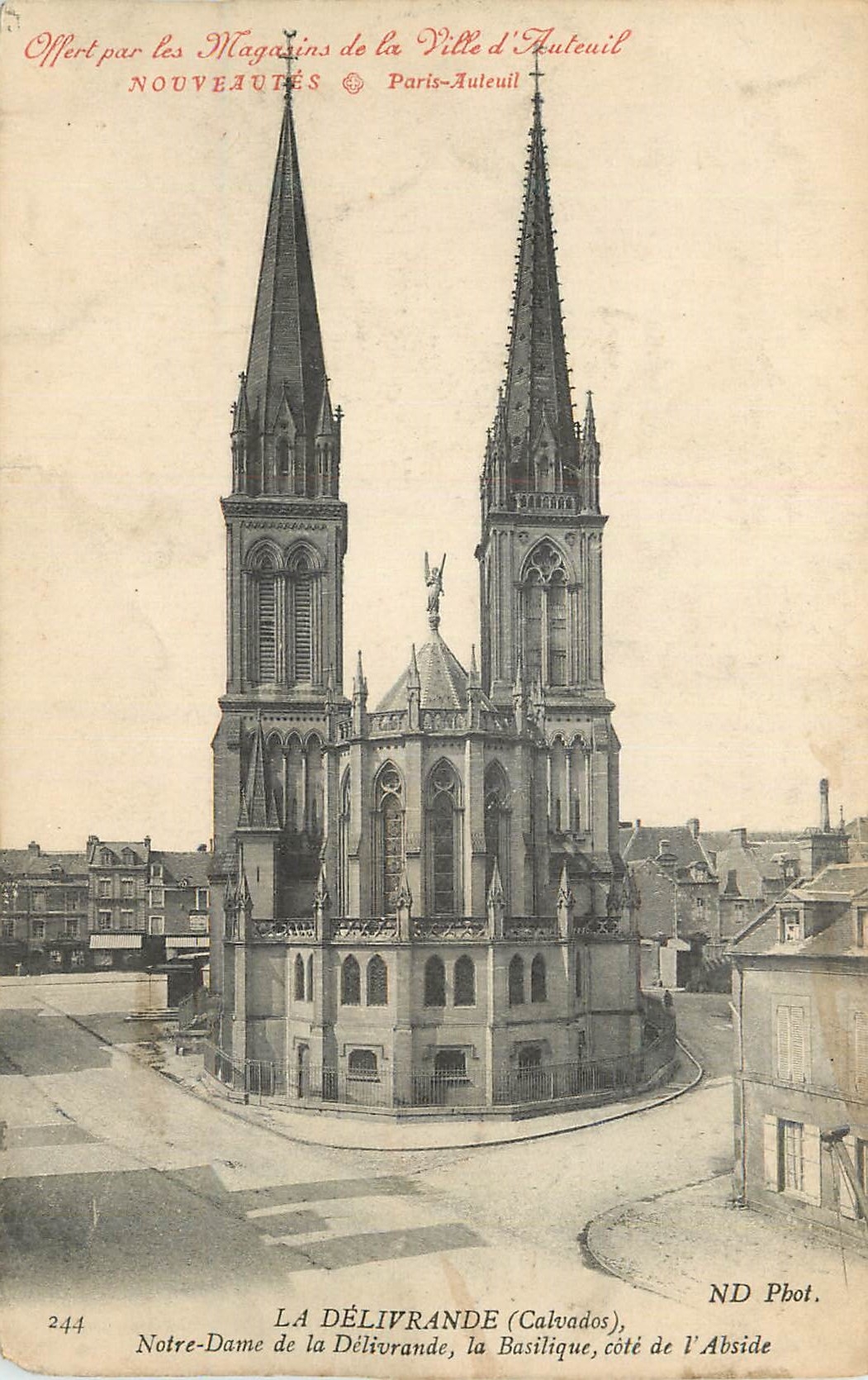 CPA La Delivrande Notre Dame de la Delivrande la basilique cote de l'abside