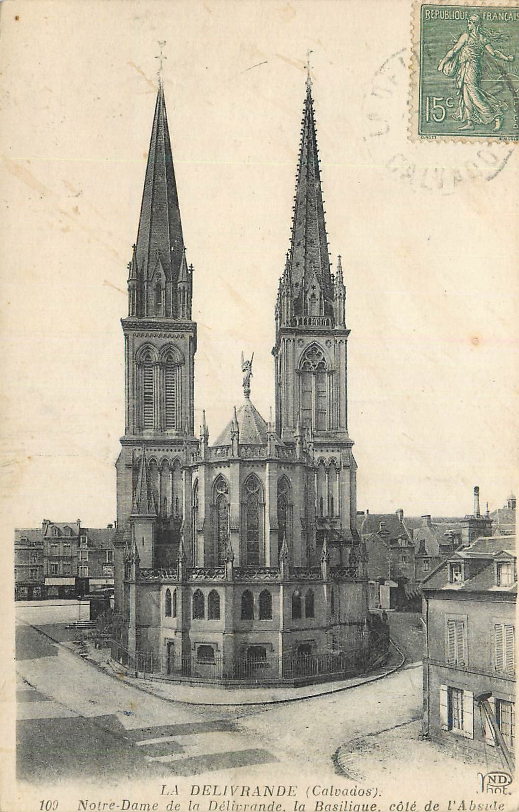 CPA Delivrande (Calvados) Notre Dame de la Delivrande la Basilique cote de l'Absule