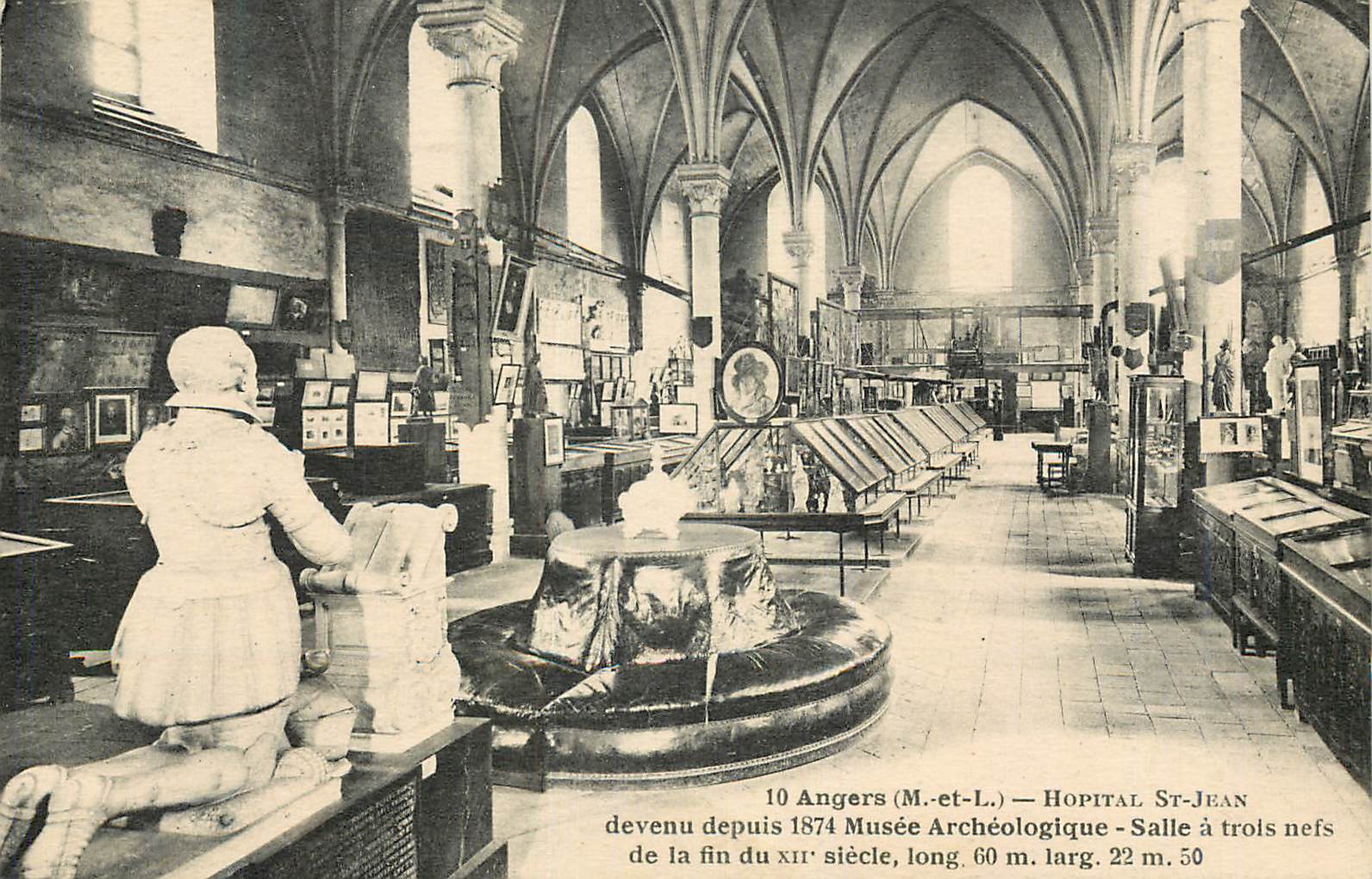CPA Angers (M et R) Hopital St Jean devenu Depuis 1874 Musee Archeologique Salle a trois Nefs de la Fin du XIIe Siecle