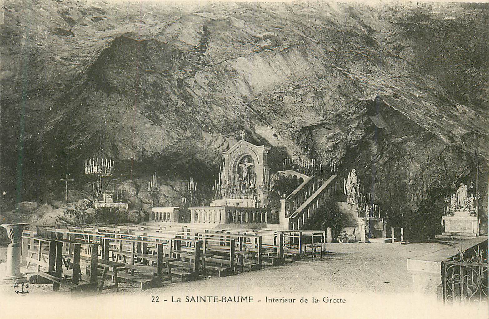 CPA La Sainte Baume Interieur de la Grotte