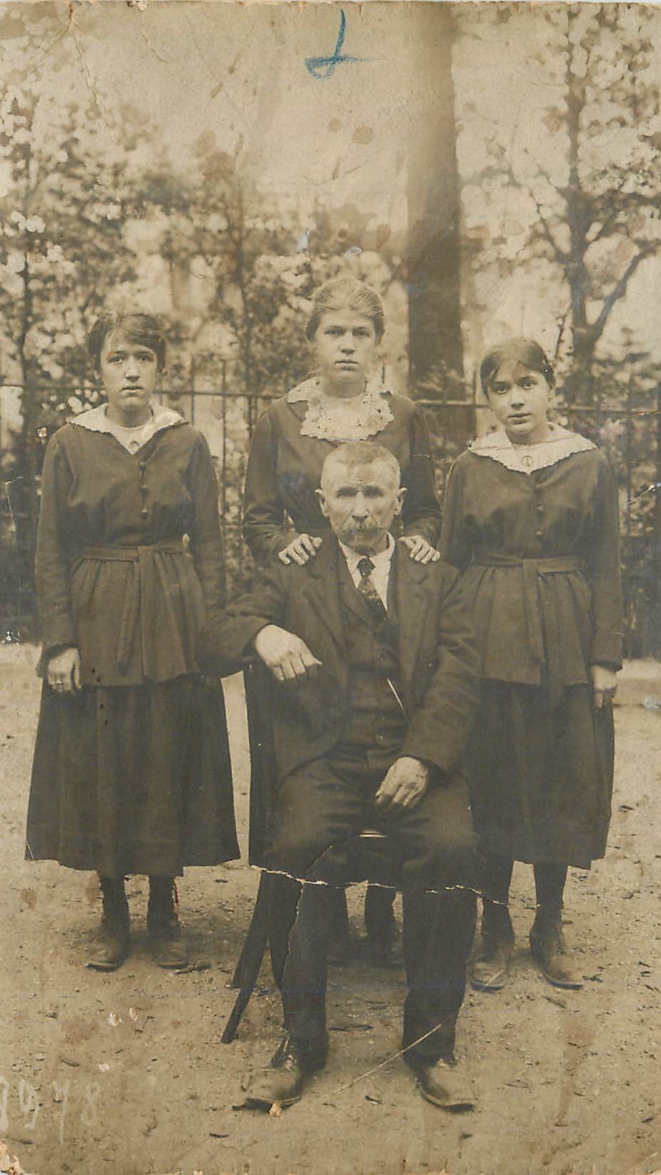 CARTE PHOTO Famille Paris