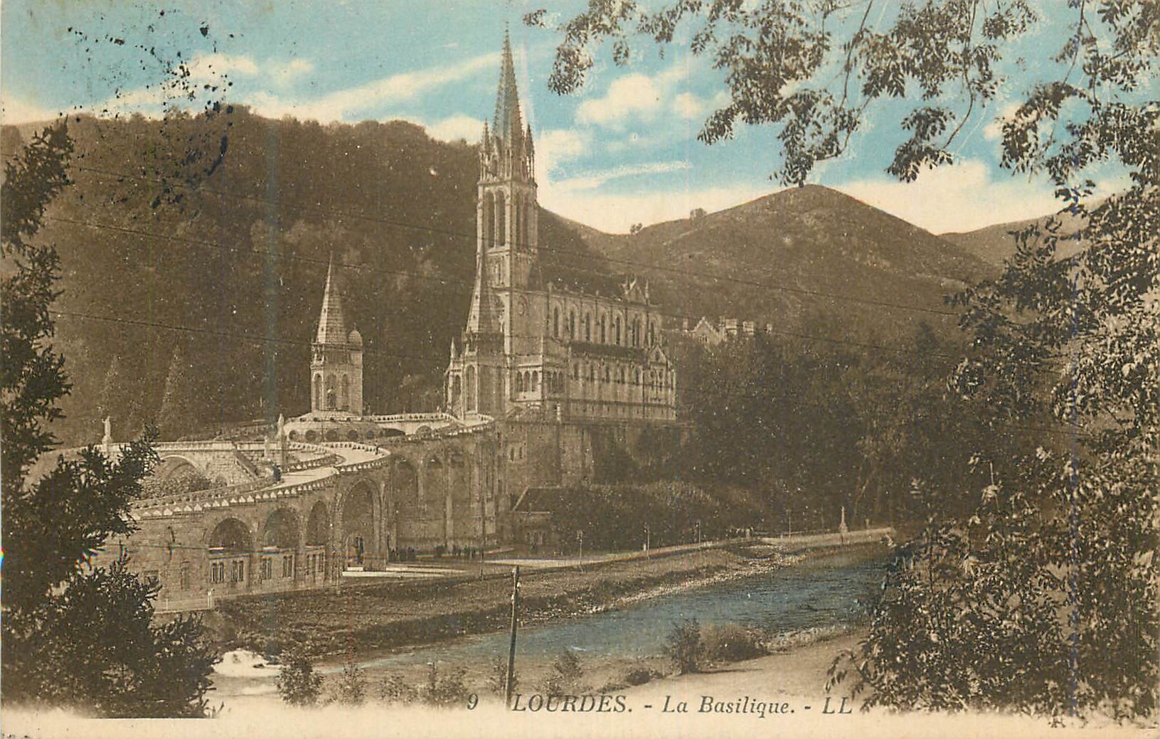 CPA Lourdes La Basilique LL