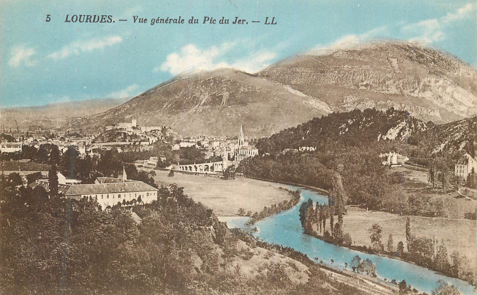 CPA Lourdes Vue Generale du Pic du Jer LL