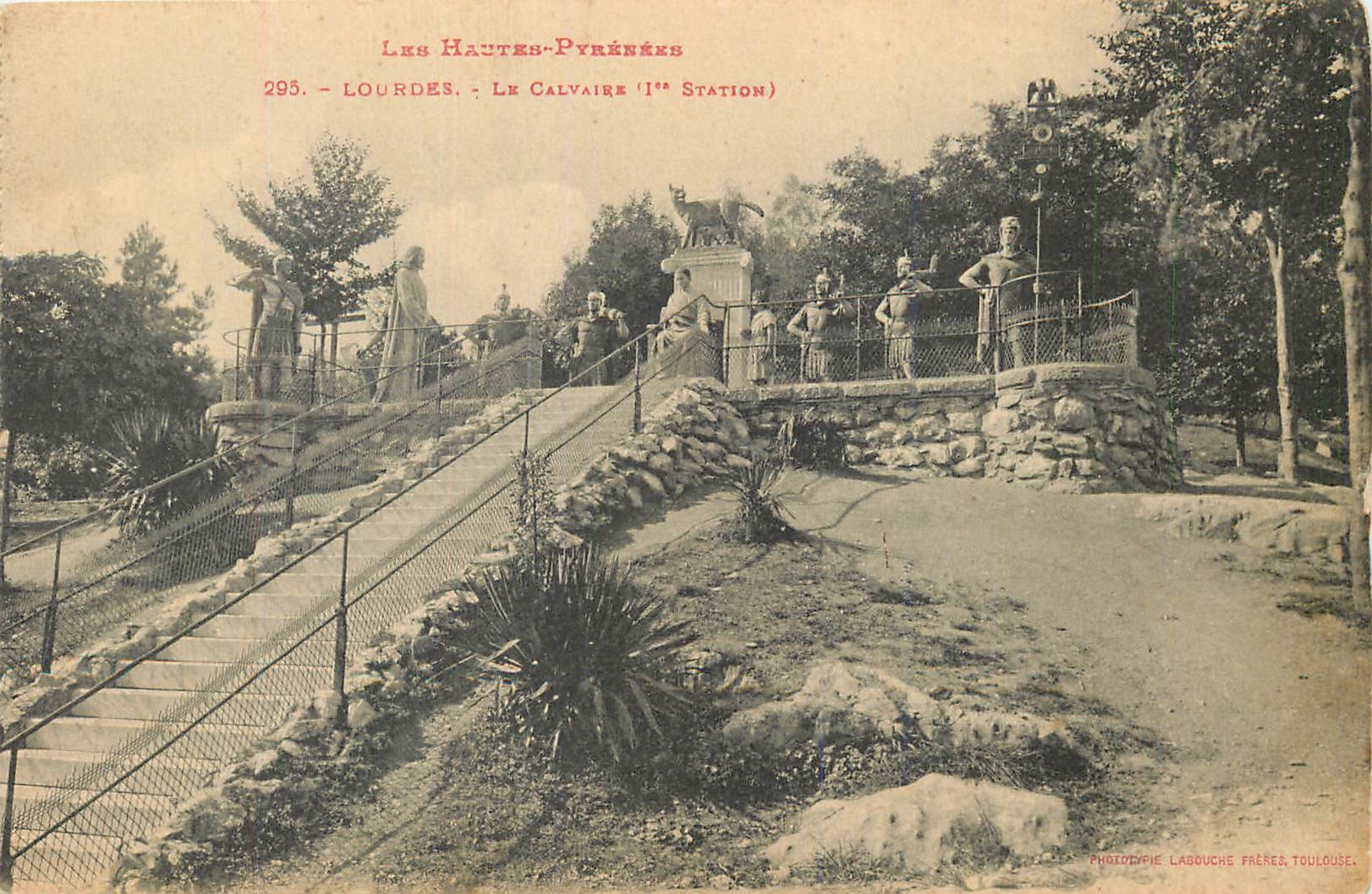 CPA Les Hautes Pyrenees Lourdes Le Calvaire 1ere Station