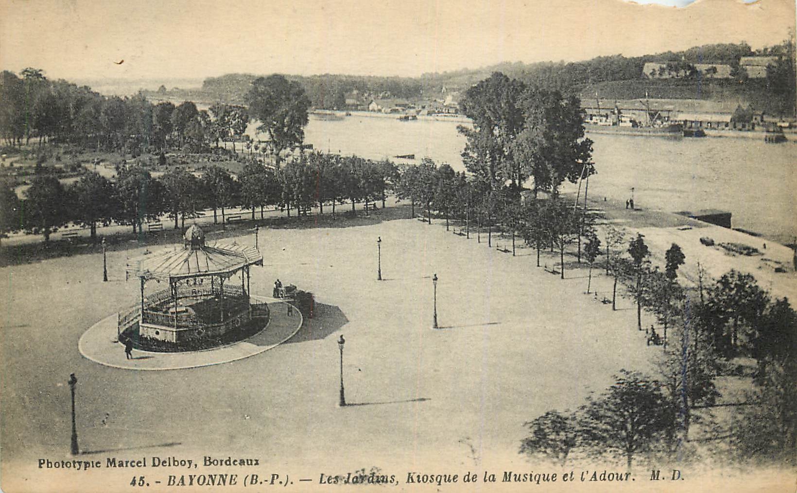 CPA Bayonne Les Jardins Kiosque de la Musique et l'Adour Phototypie Marcel Delboy Bordeaux