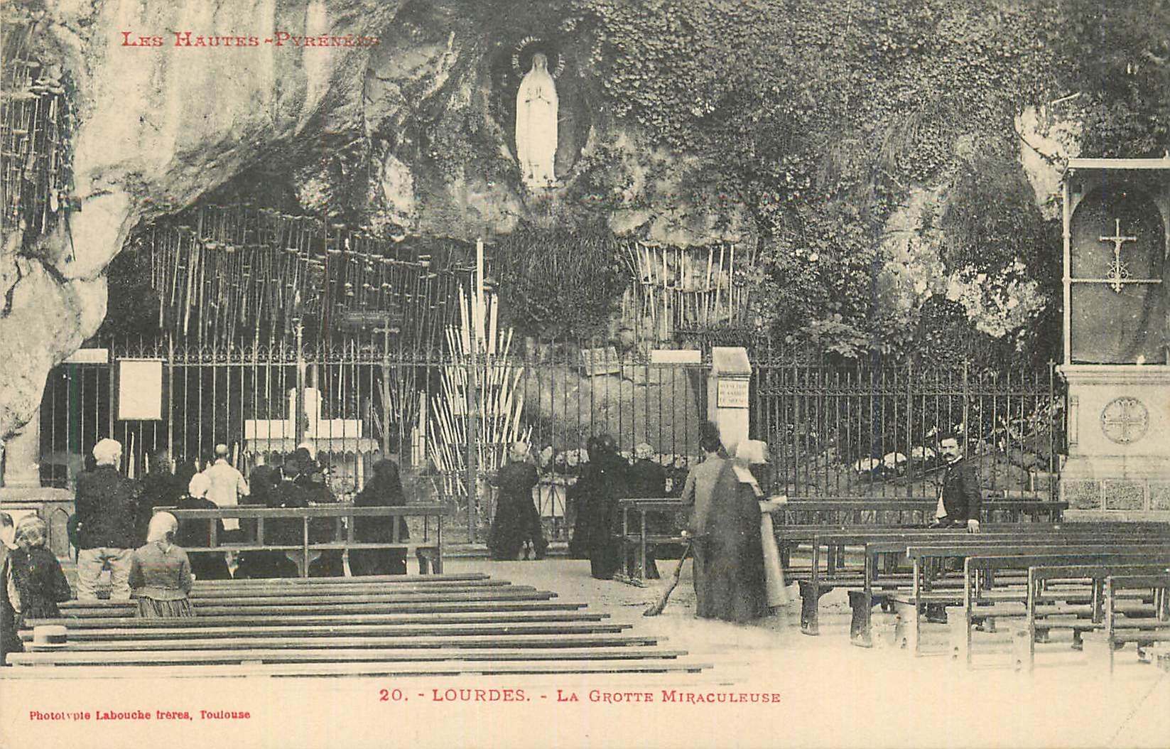 CPA Lourdes La Grotte Miraculeuse