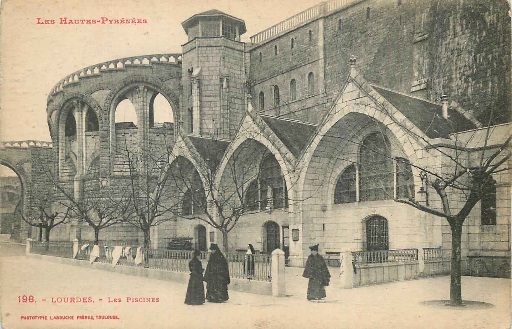CPA Lourdes Les Piscines Les Hautes Pyrenees