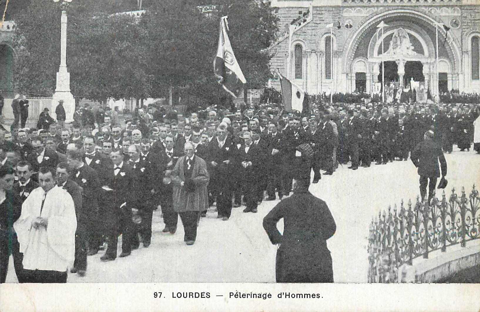 CPA Lourdes Pelerinage d'Hommes