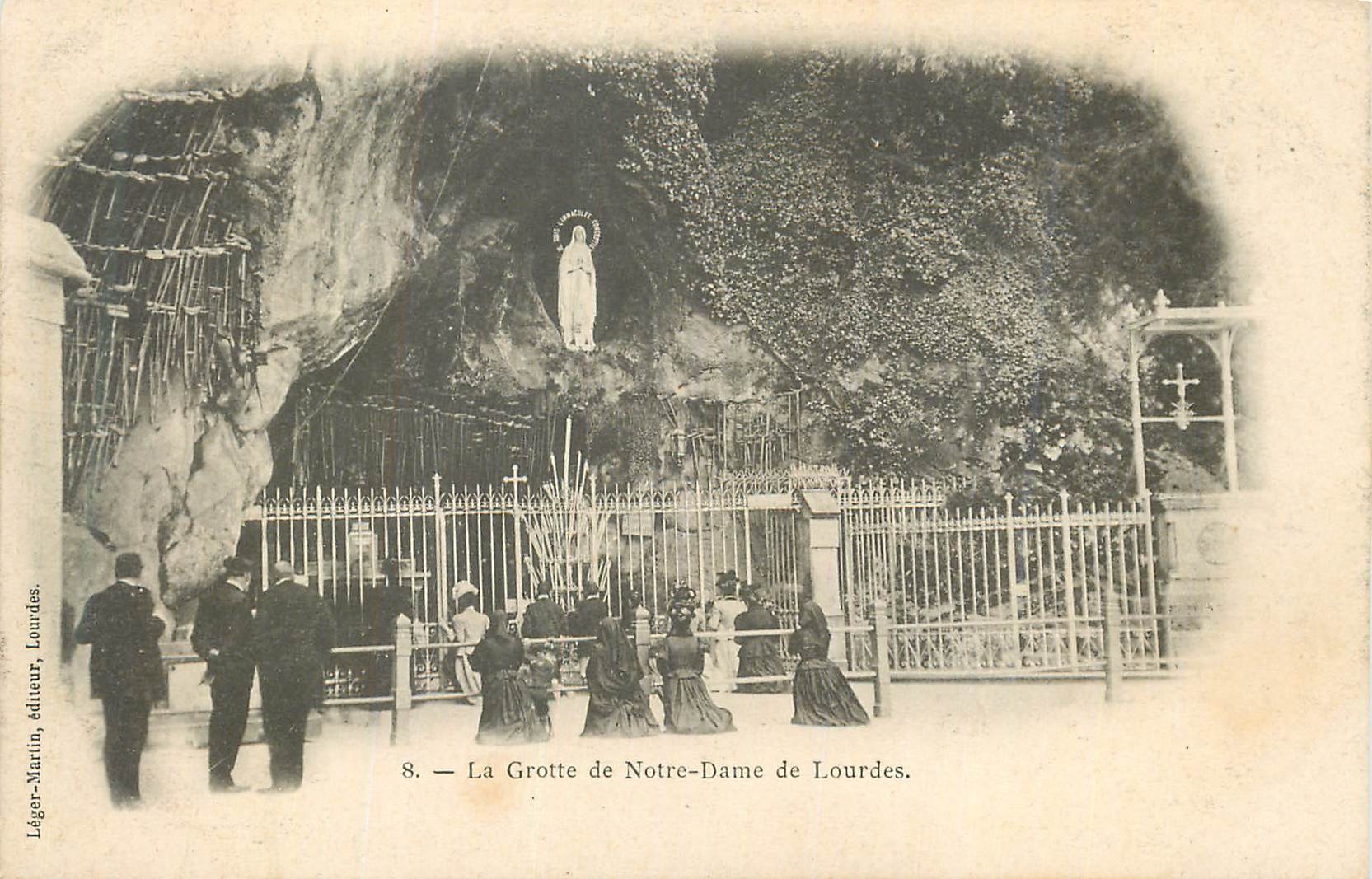 CPA La Grotte de Notre Dame de Lourdes