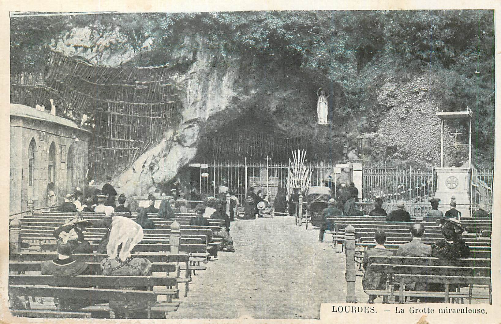 CPA Lourdes La Grotte Miraculeuse
