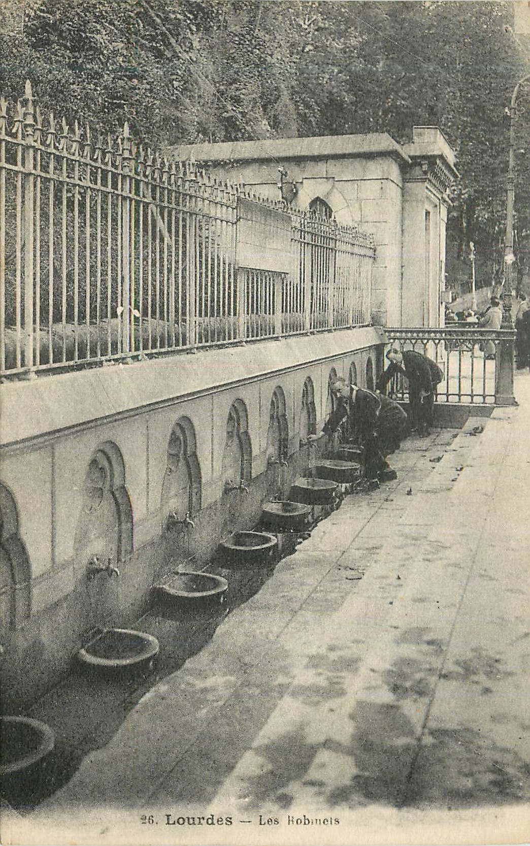 Lourdes — Les Robinets — Édition Palais du Rosaire